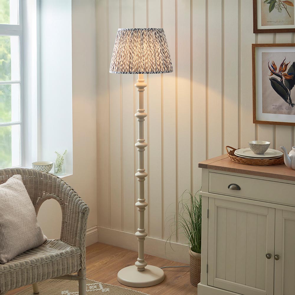 Nivara Leaf Floor Lamp In Various Finish B22