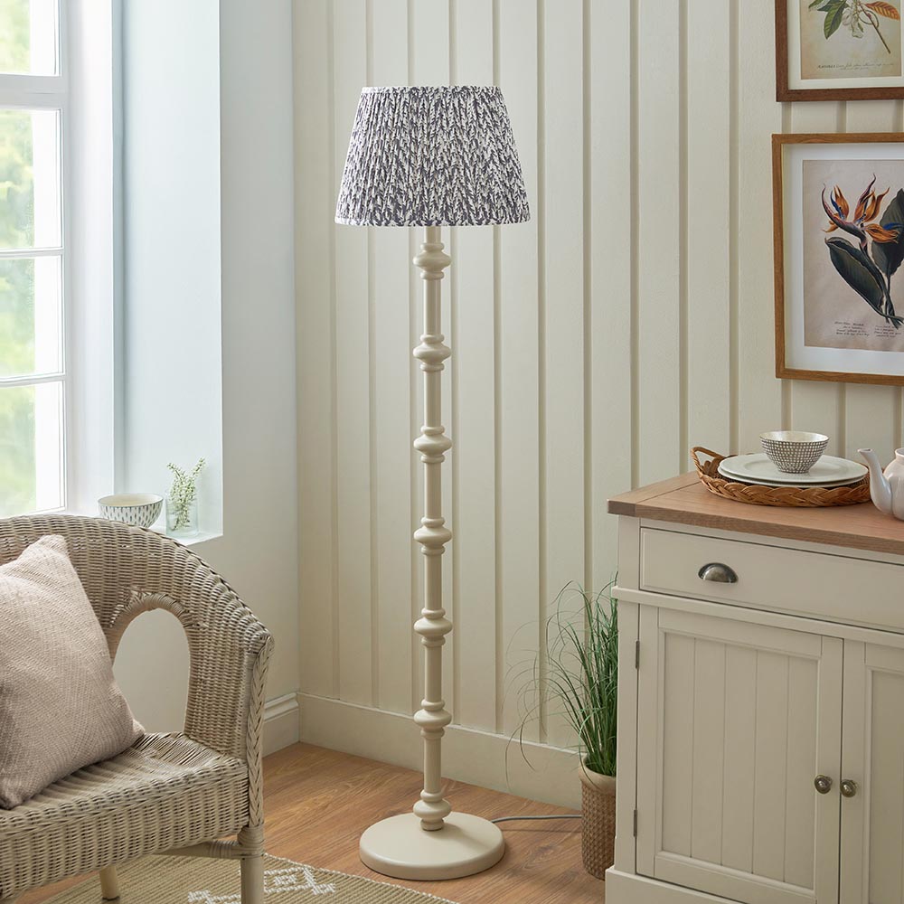 Nivara Leaf Floor Lamp In Various Finish B22