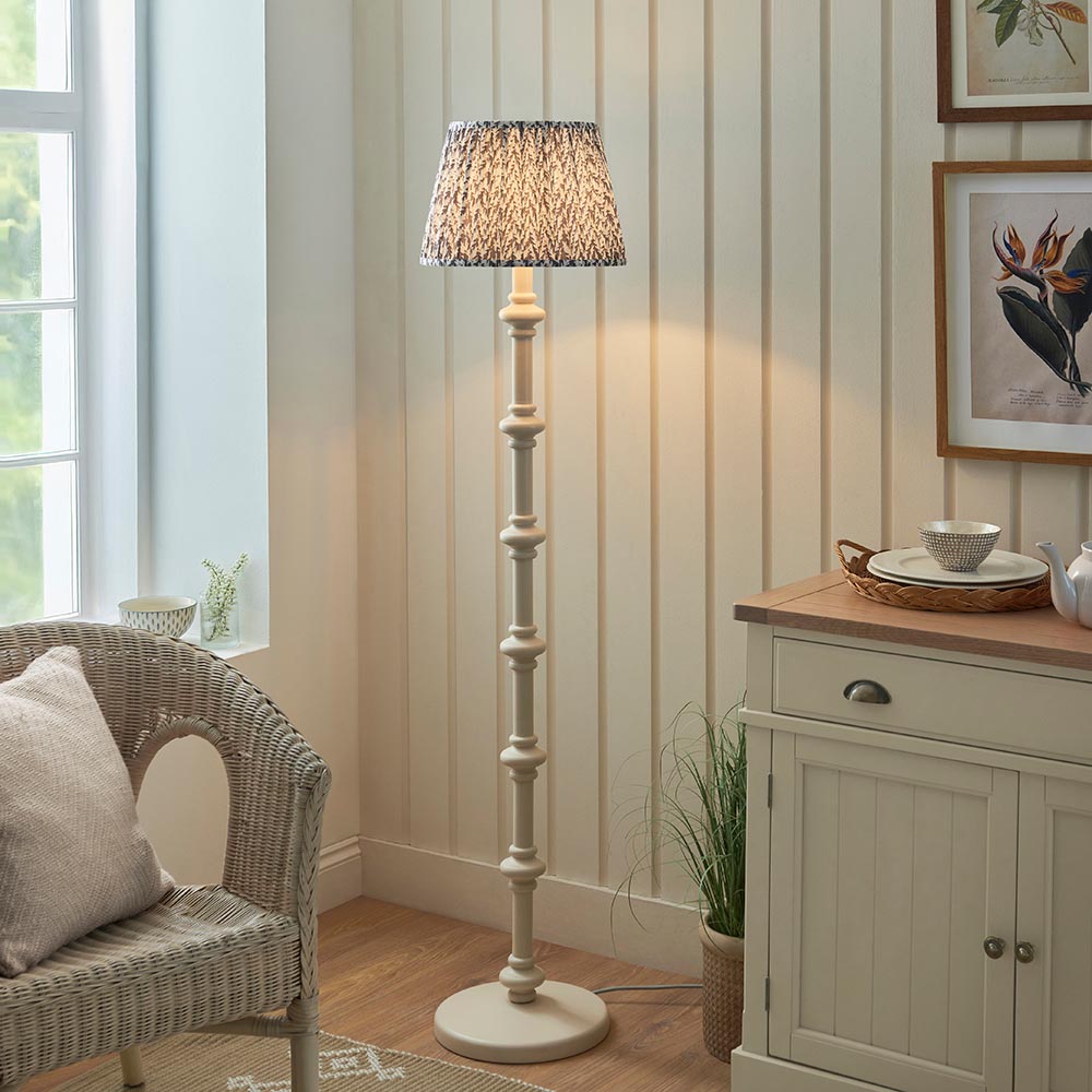 Nivara Leaf Floor Lamp In Various Finish B22