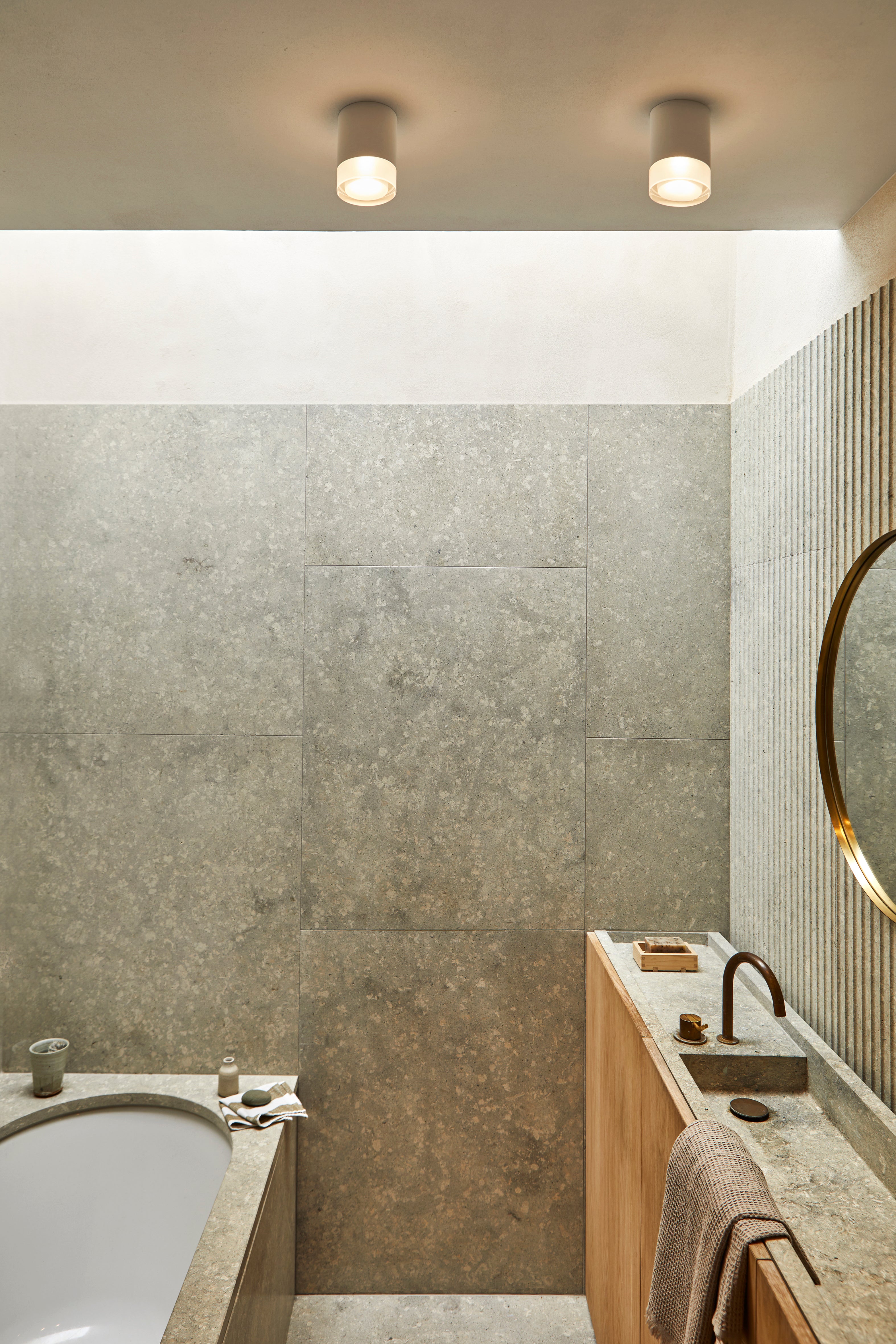 Ottawa Spotlight- Black/White