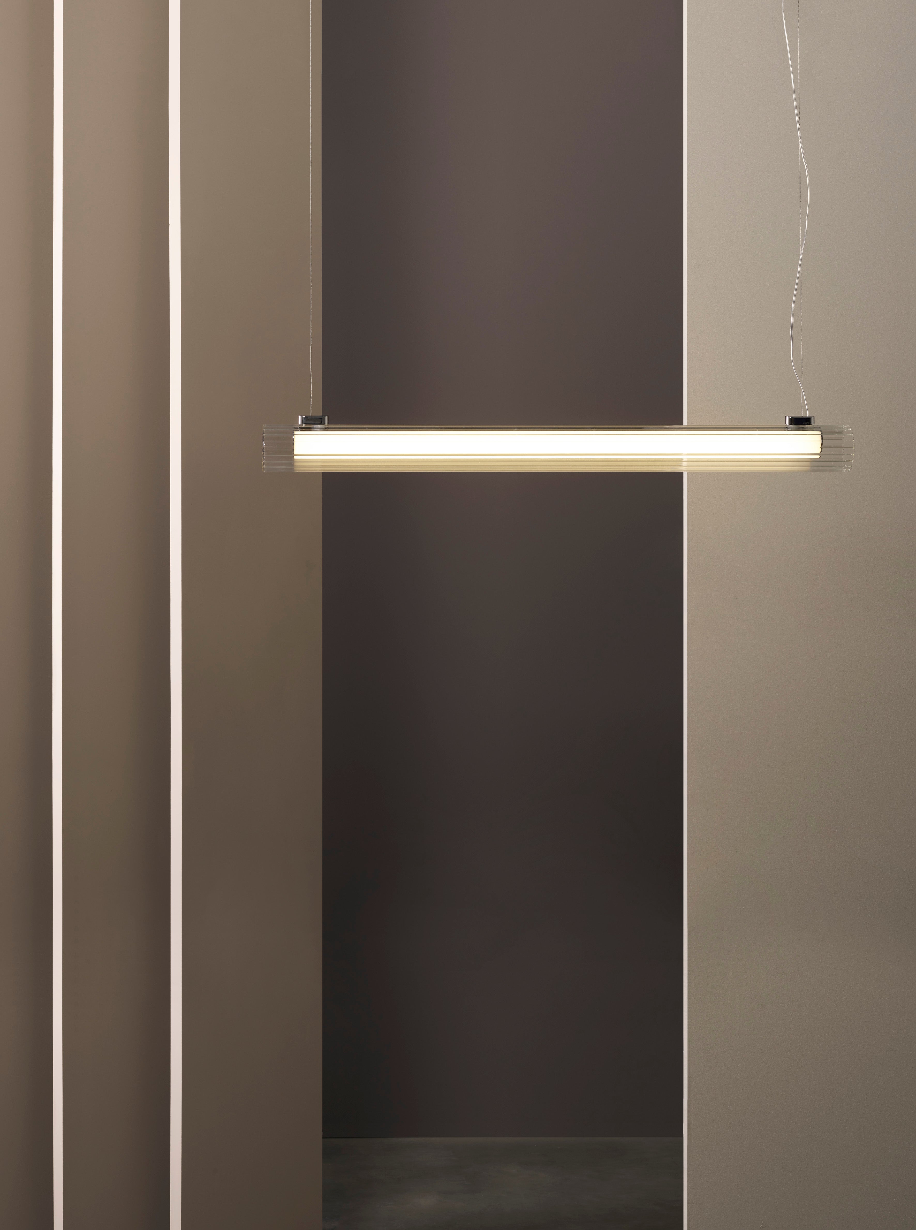 io Pendant 1000- Polished Chrome/ Black