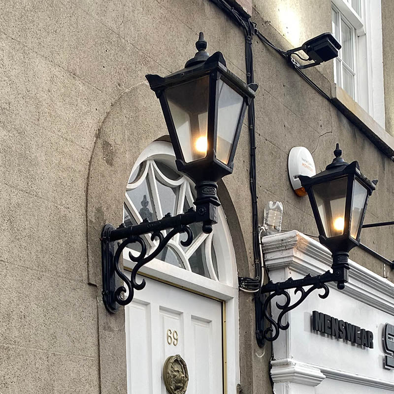Rodneyshire 1Lt Outdoor Wall Light - Cast Iron