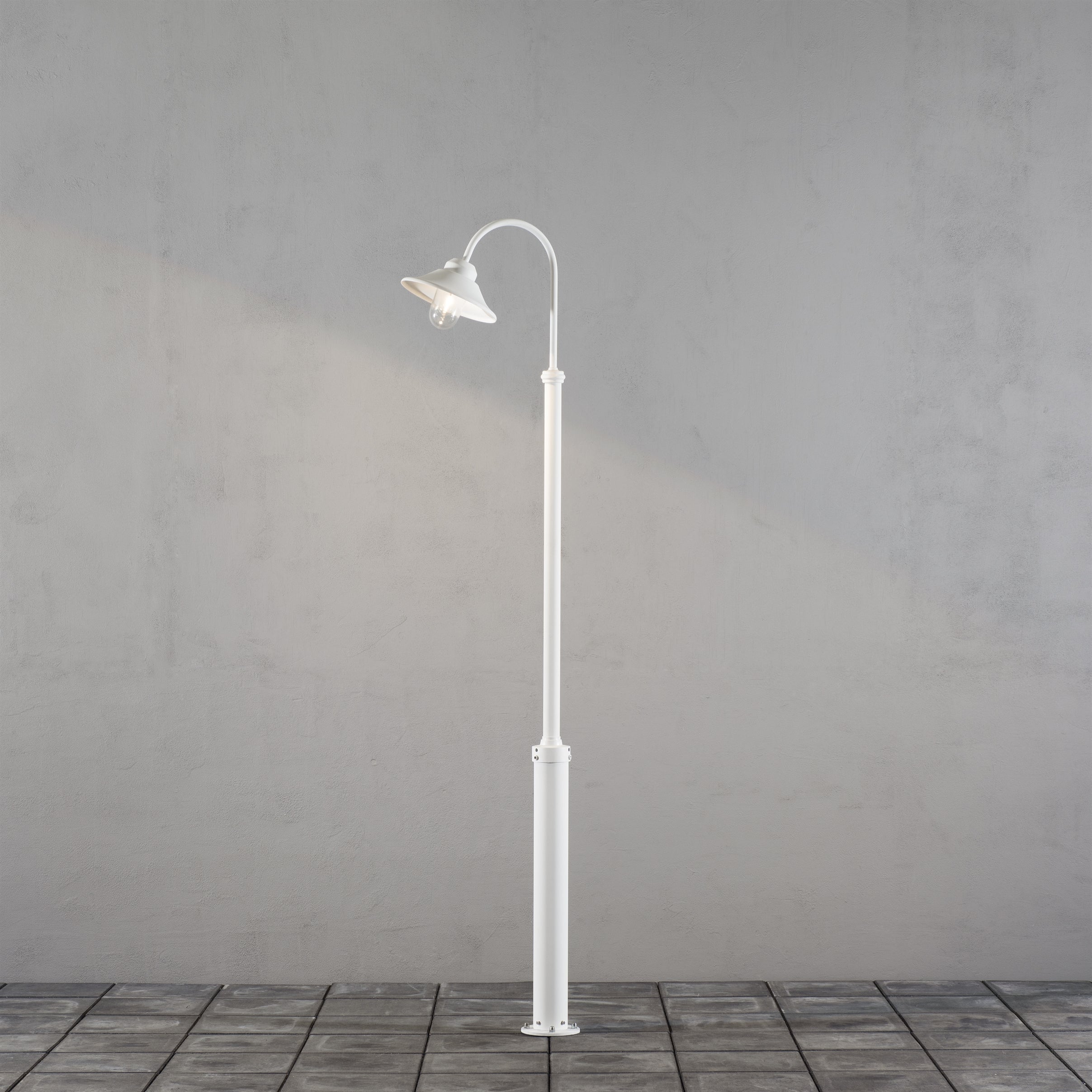 Vega Lamp Post - Taurus Pole Included - Black/White Finish