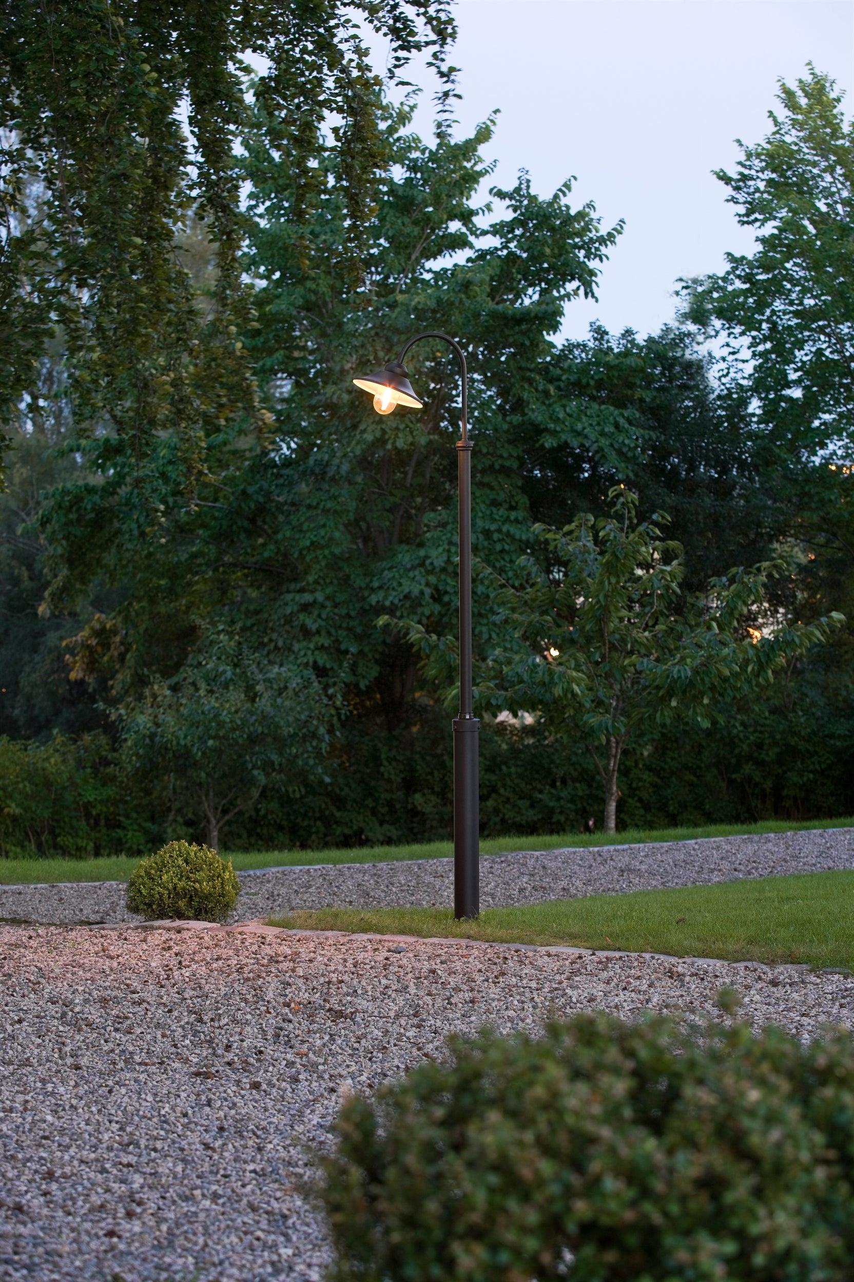 Vega Lamp Post - Taurus Pole Included - Black/White Finish