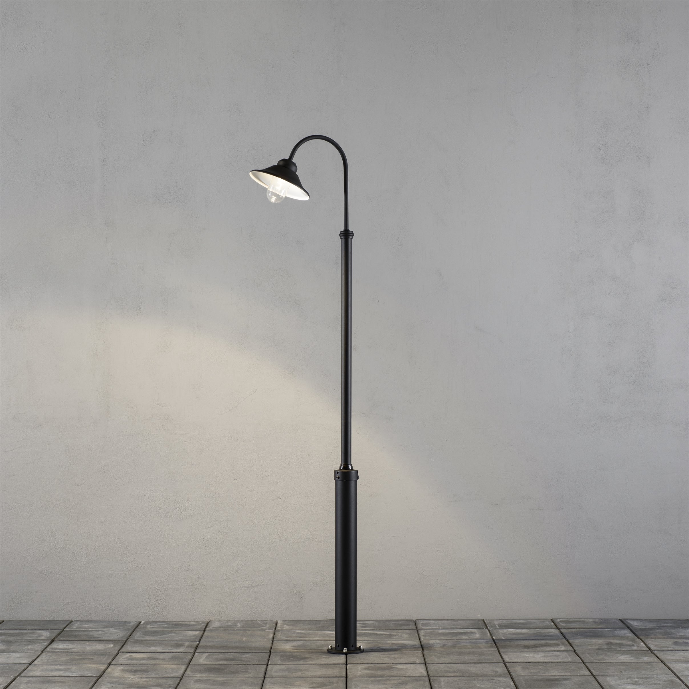 Vega Lamp Post - Taurus Pole Included - Black/White Finish