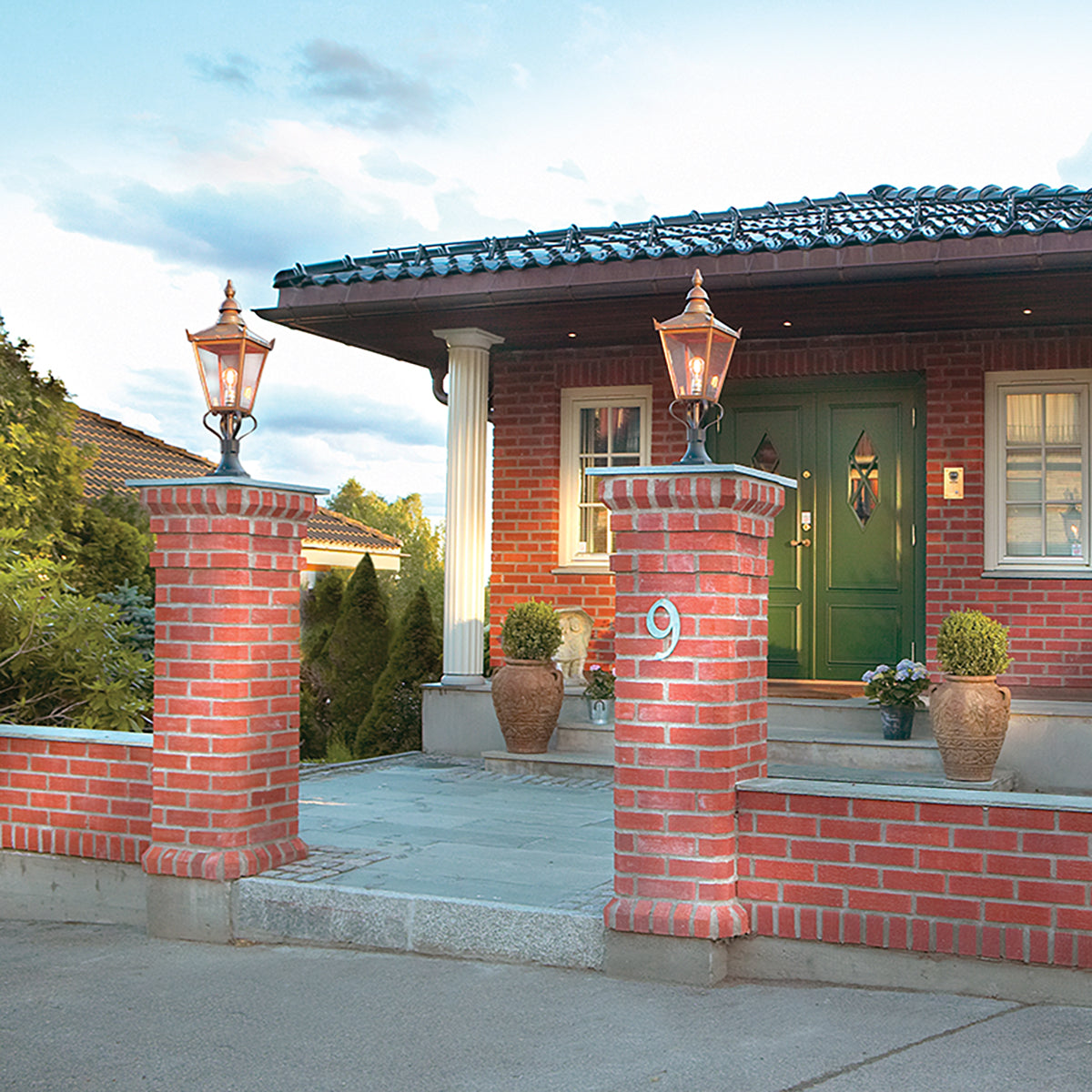 Chelsea 1 Light Pedestal Lantern - Cusack Lighting