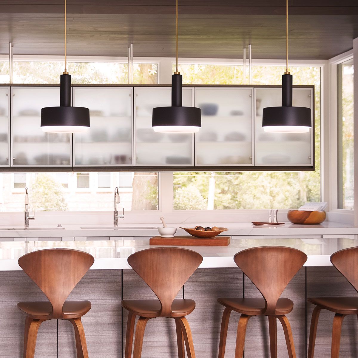 Hinkley Cedric Medium Pendant - Black/ Lacquered Brass