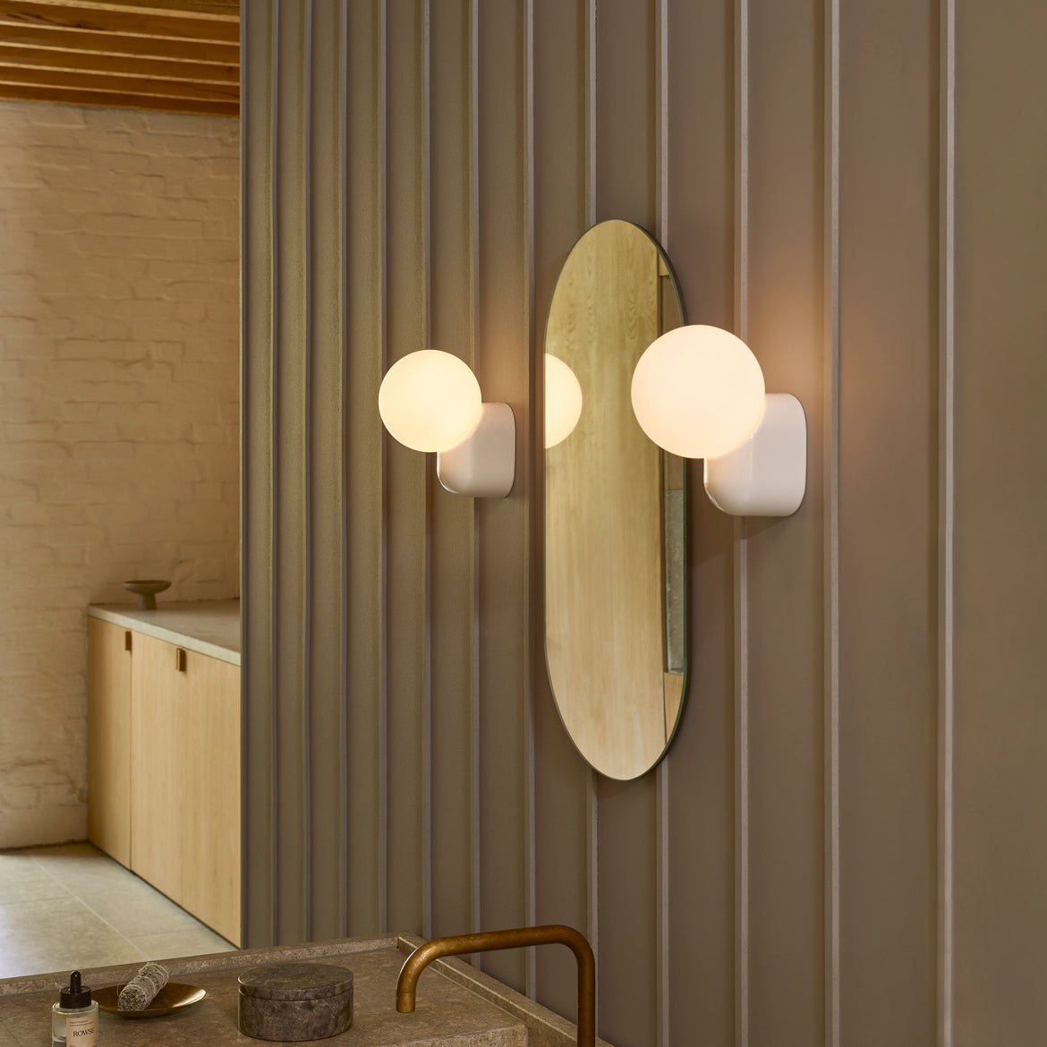 Lyra Wall Single Bathroom Mirror Light IP44 - White