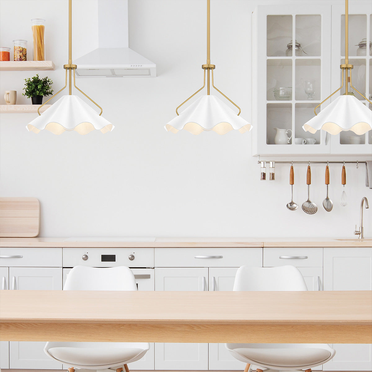 Quoizel Mejia 1 lt Pendant - Aged Brass, Textured White Steel Shade E27