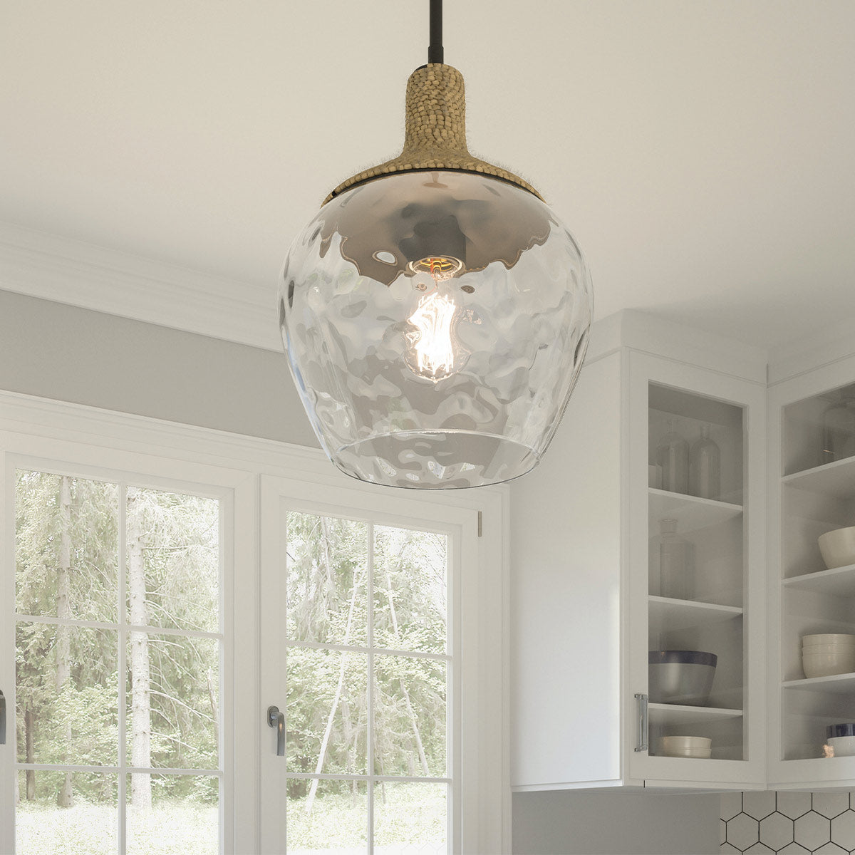 Quoizel Royer 1 lt Pendant - Matte Black with natural rope detail and clear mottled blown glass shade E27