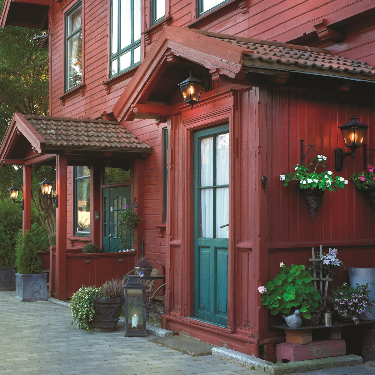 Turin 1 Light Medium/Large Down/Up Wall Lantern - Black