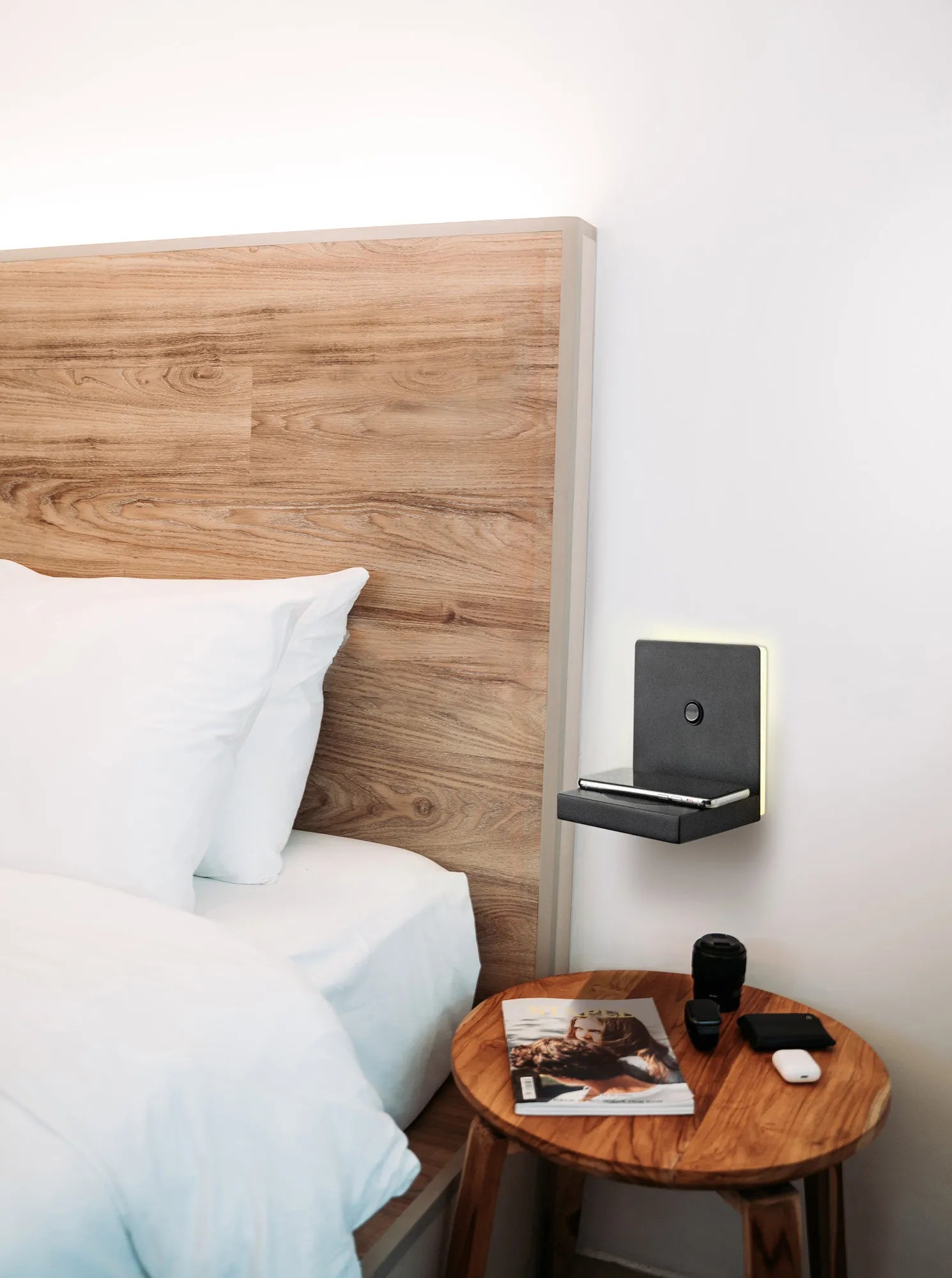 Zanzibar Wireless Charger Wall Light - Black/White