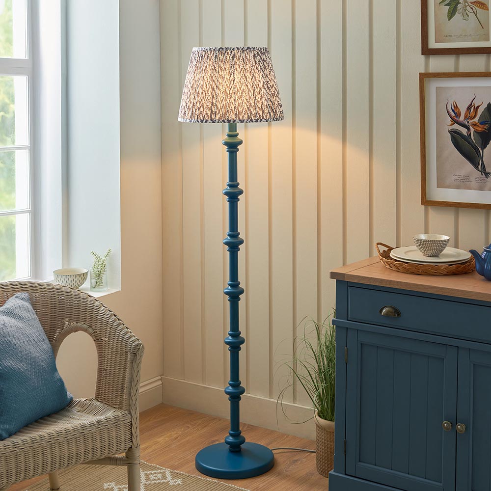 Nivara Leaf Floor Lamp In Various Finish B22