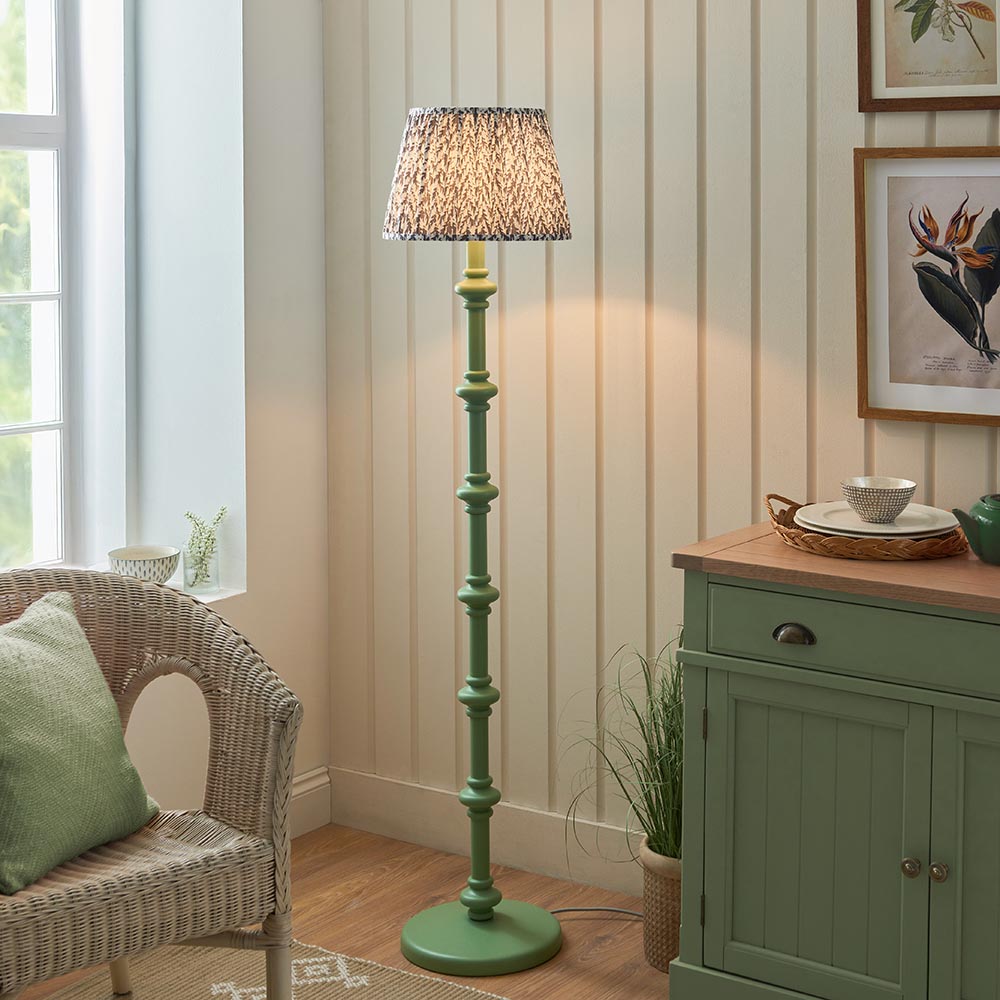 Nivara Leaf Floor Lamp In Various Finish B22