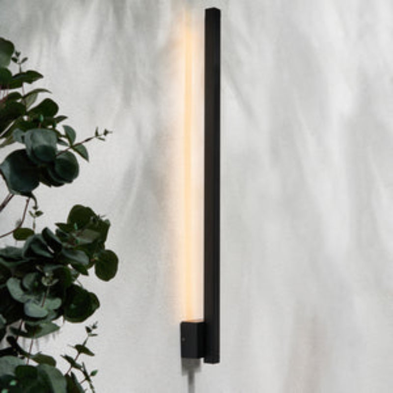 Bardi Outdoor LED Linear Wall Light