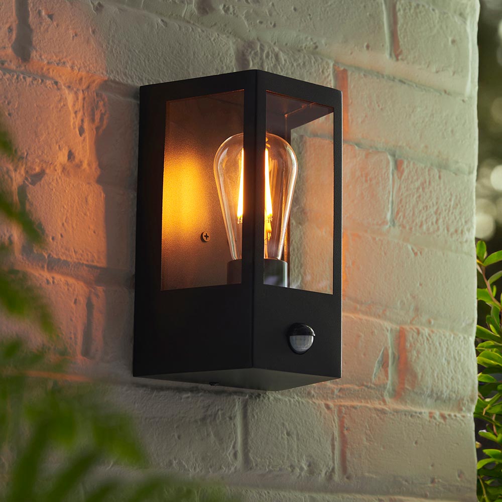 Signey PIR Wall Light