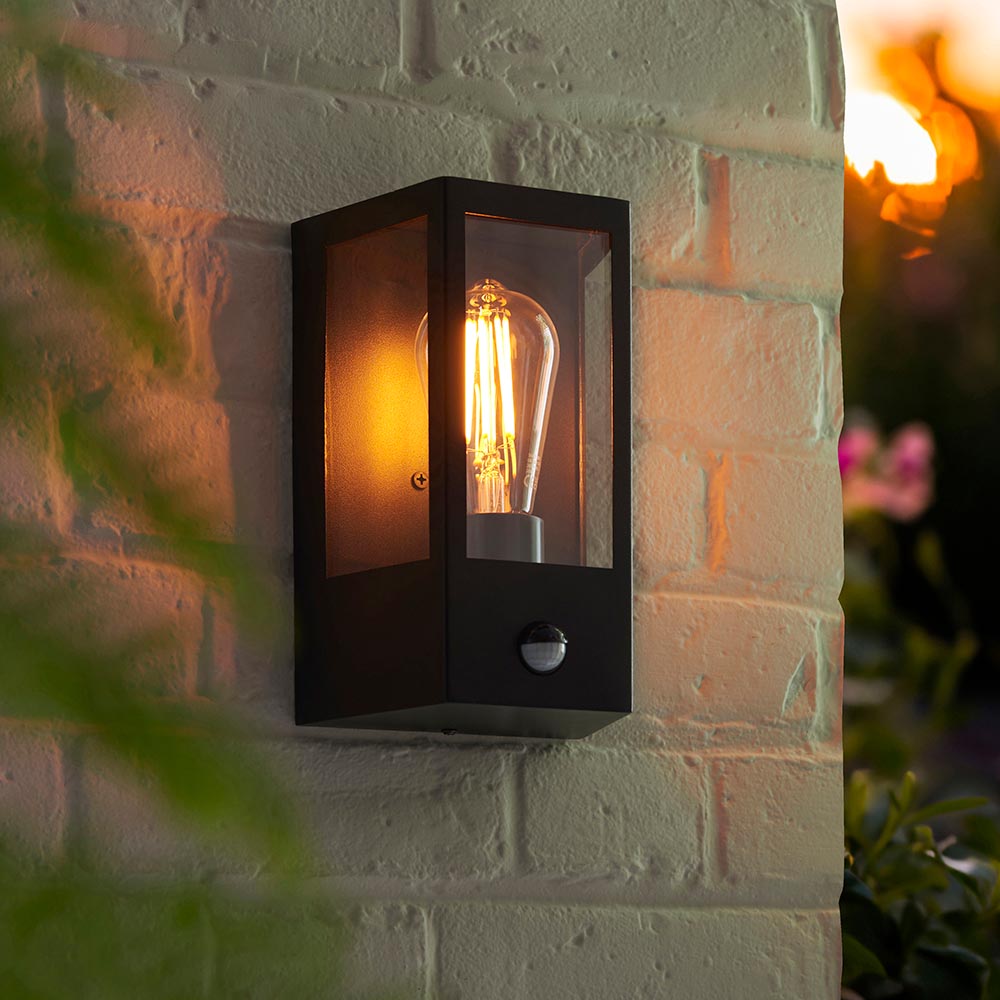 Signey PIR Wall Light