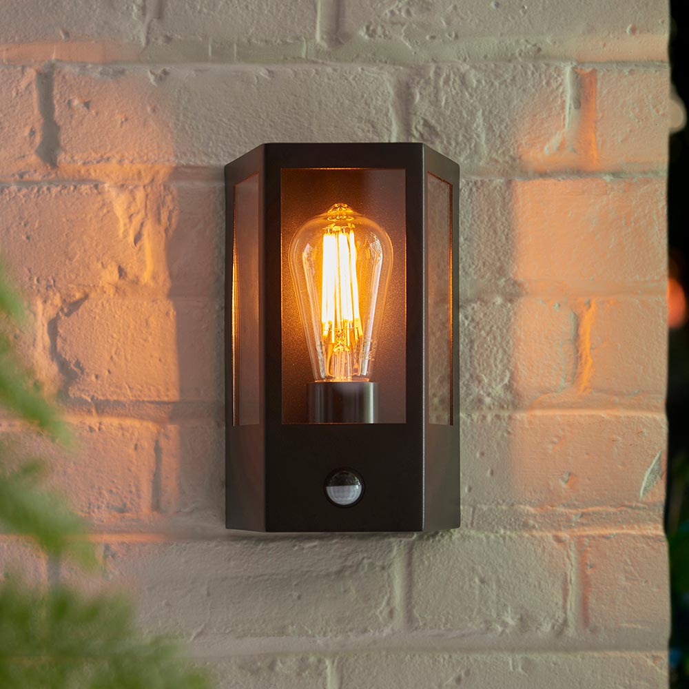 Signey PIR Wall Light