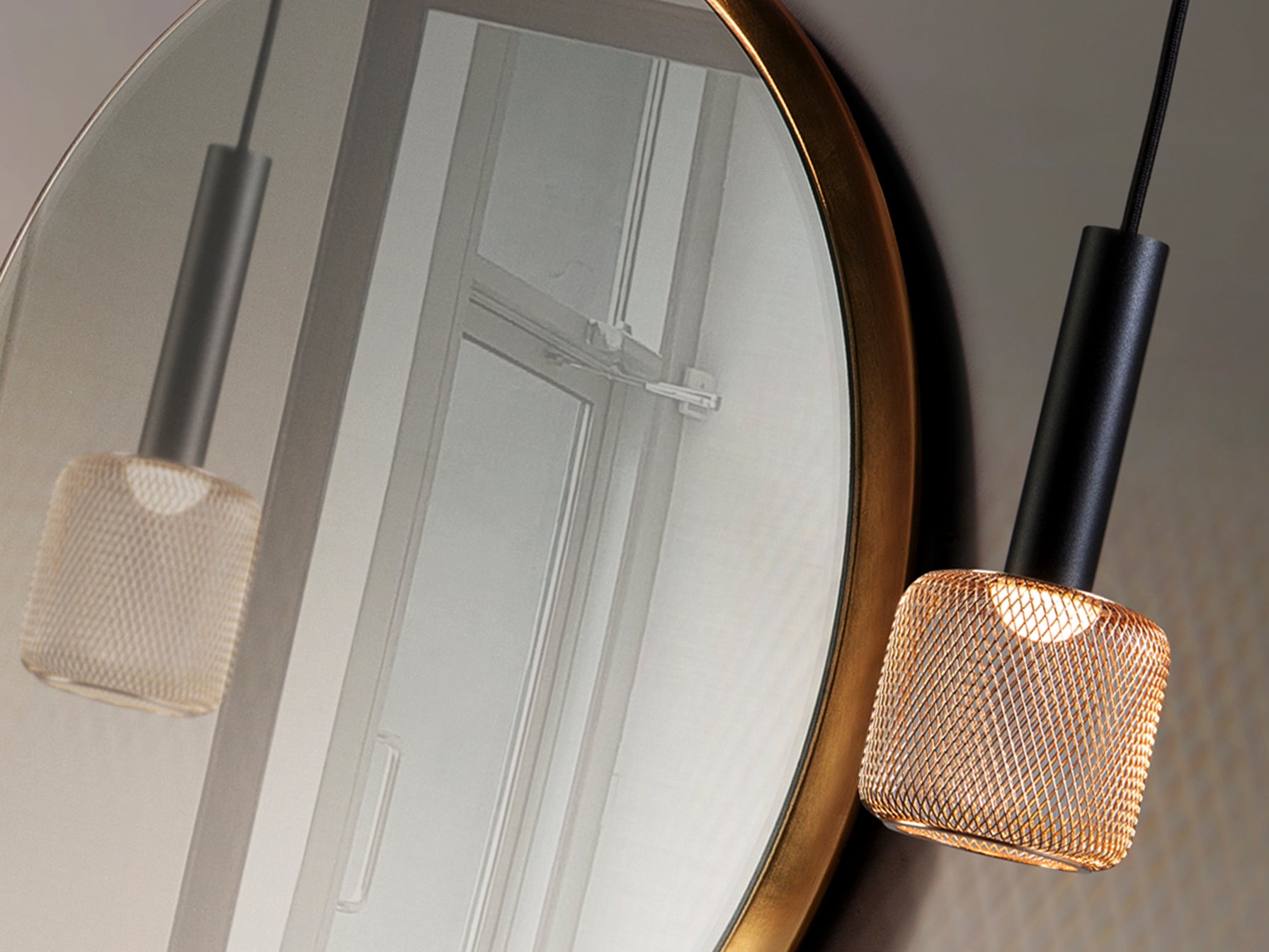Sincro Single Pendant-  Black/Gold Finish