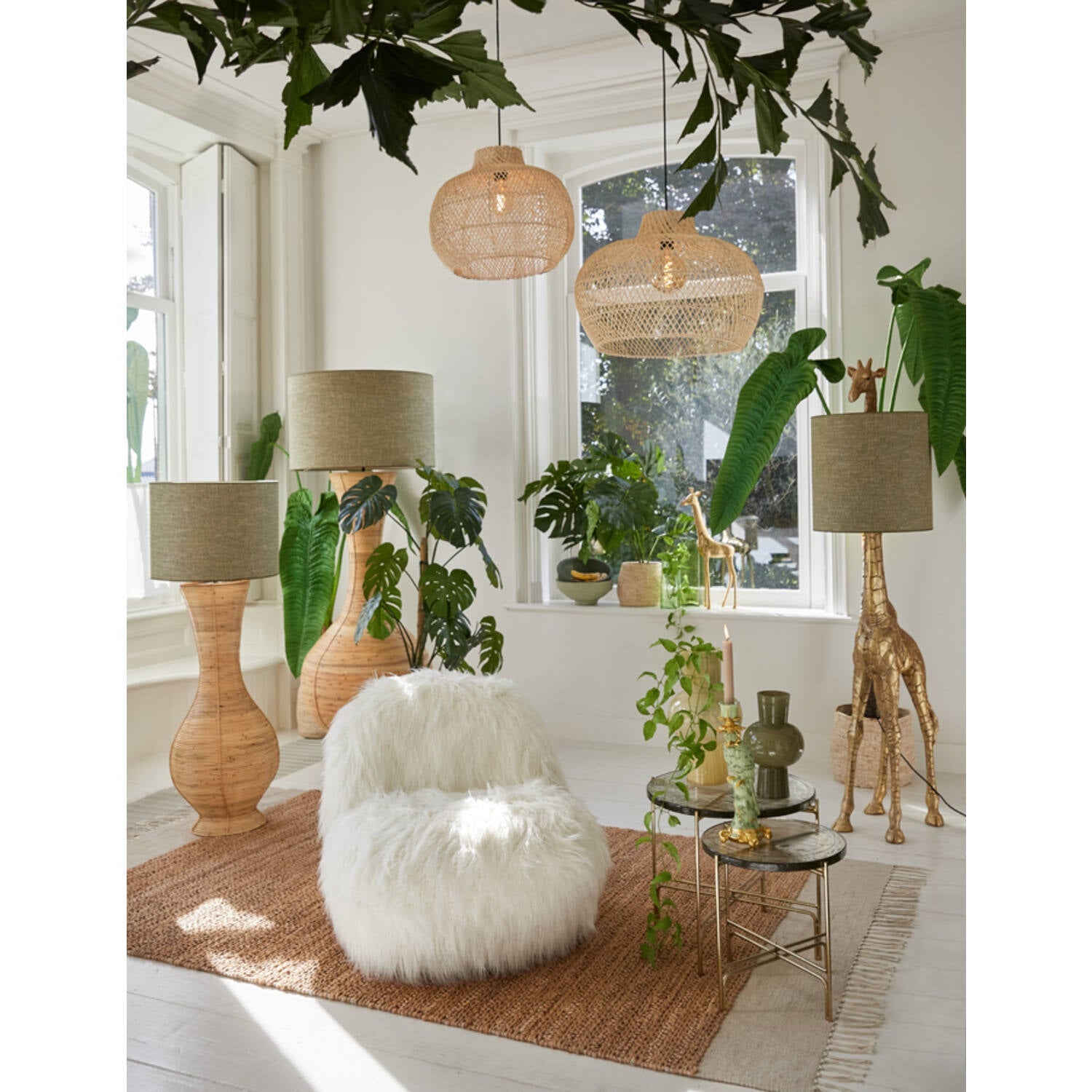Bupak Wooden Floor Lamp - Rattan