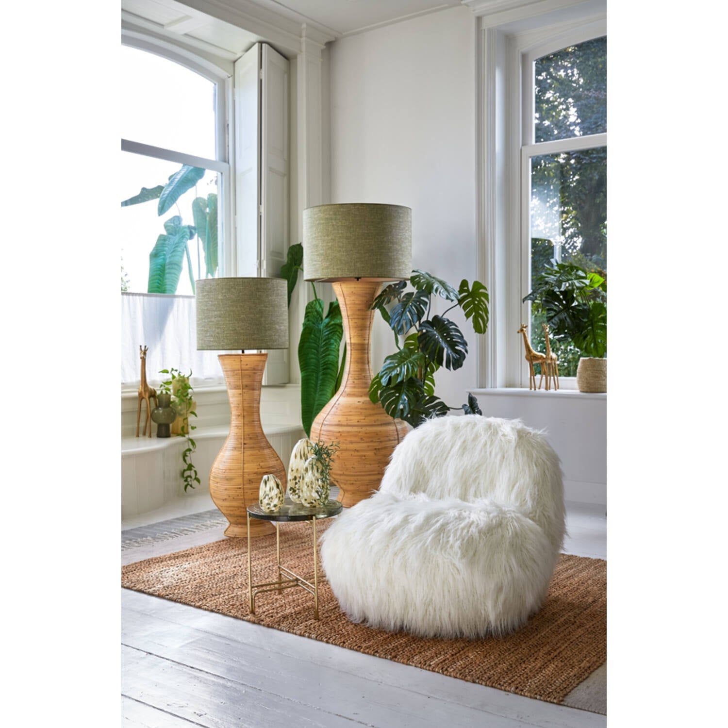 Bupak Wooden Floor Lamp - Rattan