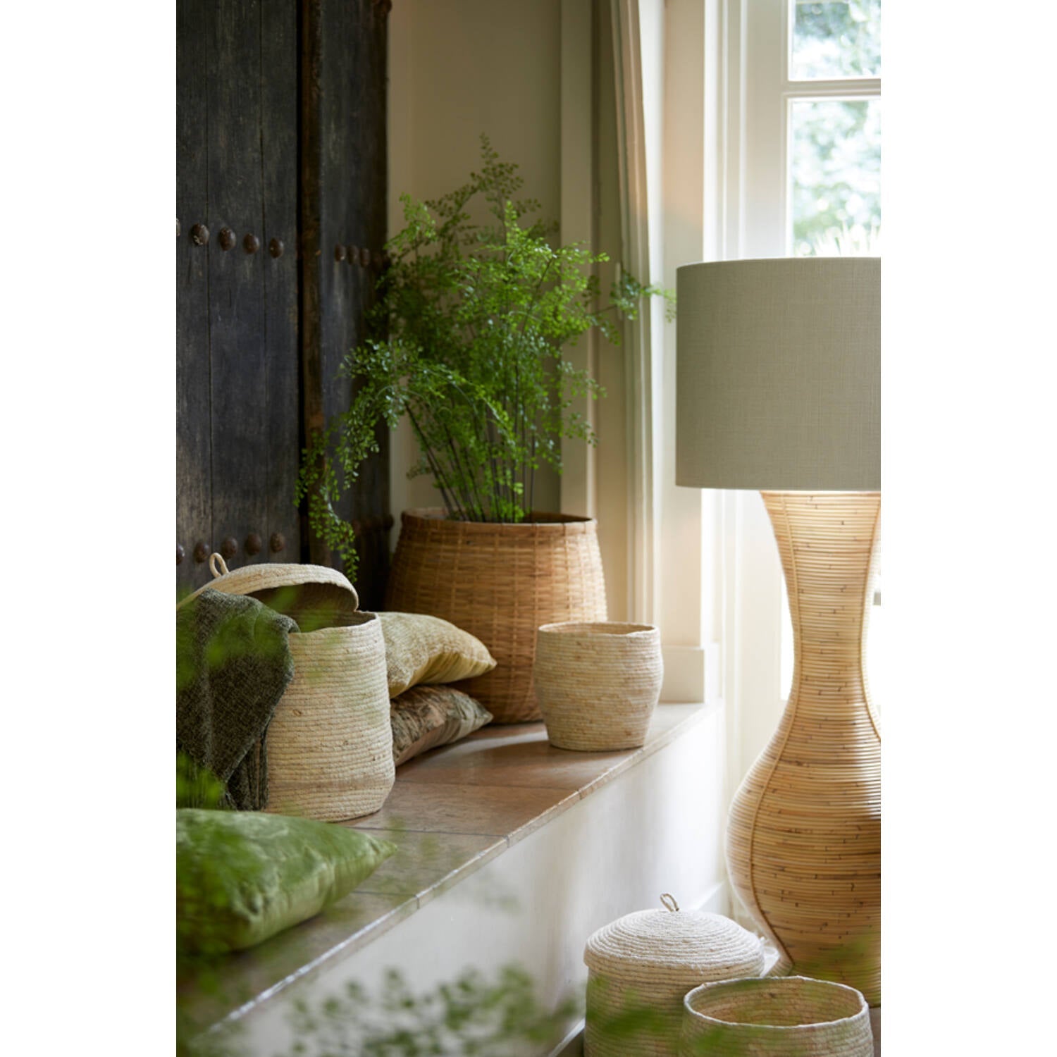 Bupak Wooden Floor Lamp - Rattan