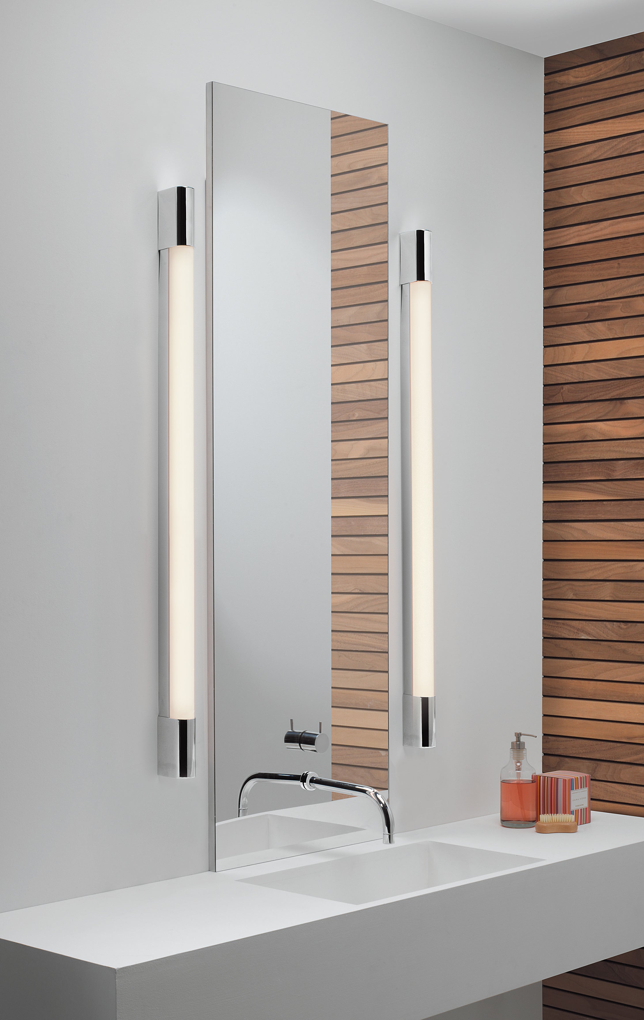 Palermo 600/900 LED Bathroom Wall Light