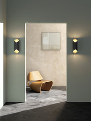 Ako 420/600 Phase Wall Light- Black/ White