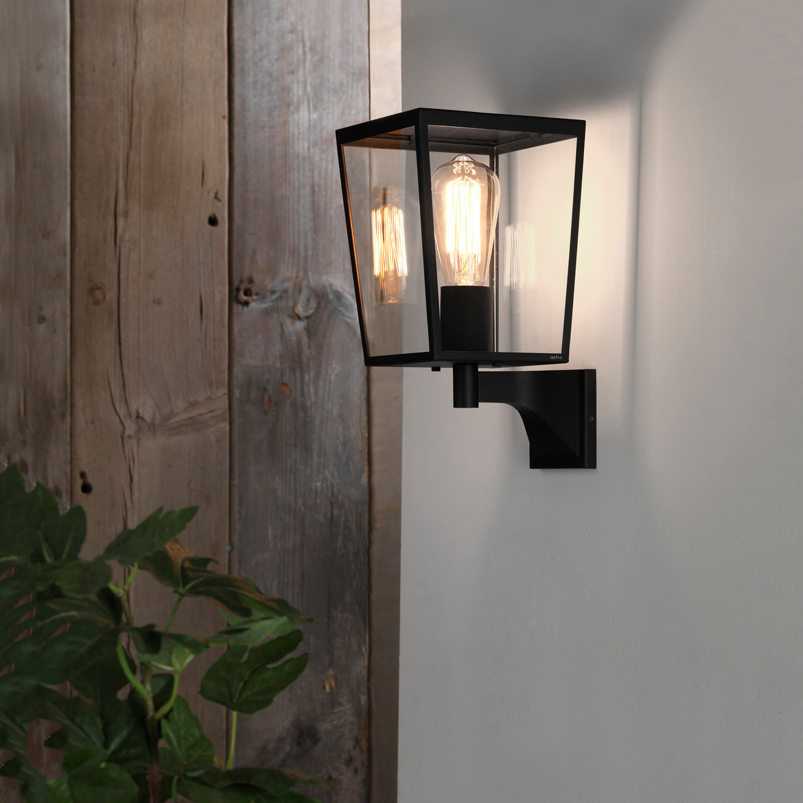 Farringdon Outdoor Wall Light IP44