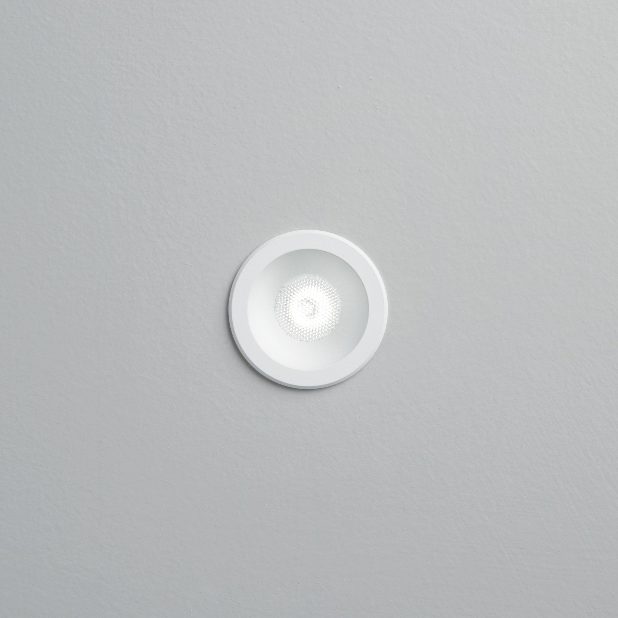 Virus Recessed Ceiling Light- Black/ White Finish