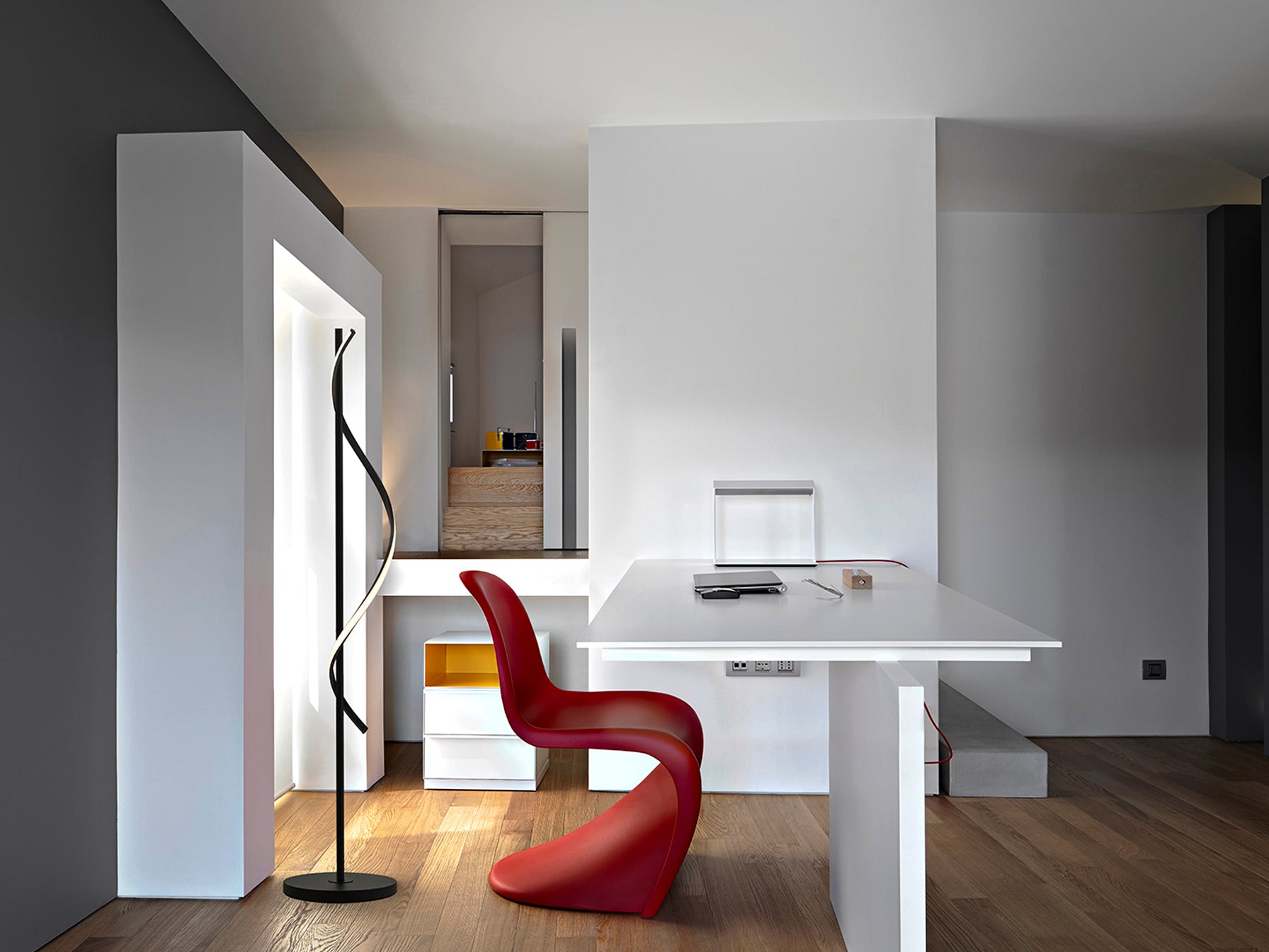 Boa LED Floor Lamp- Black Finish