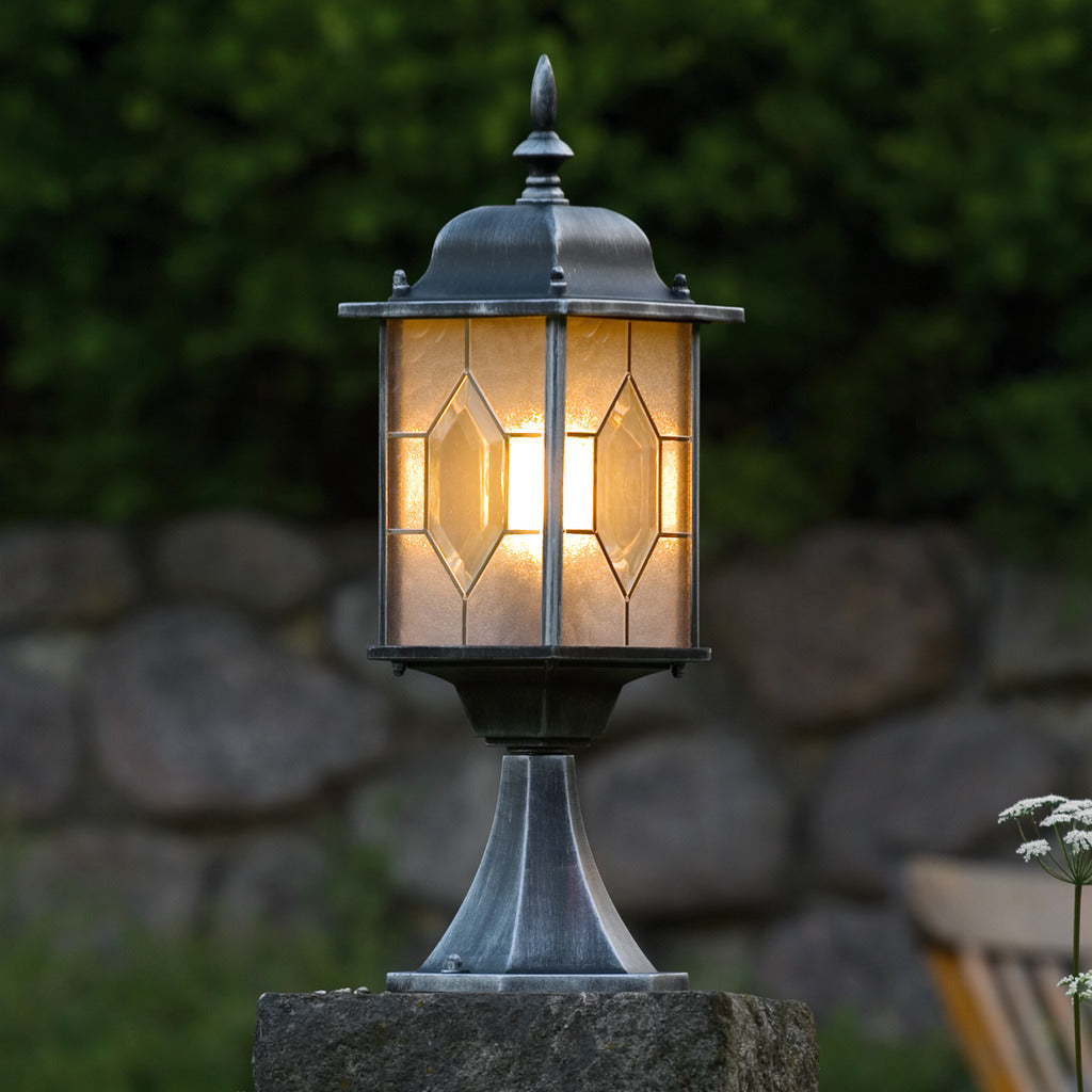 Milo Gate Post Lamp IP43