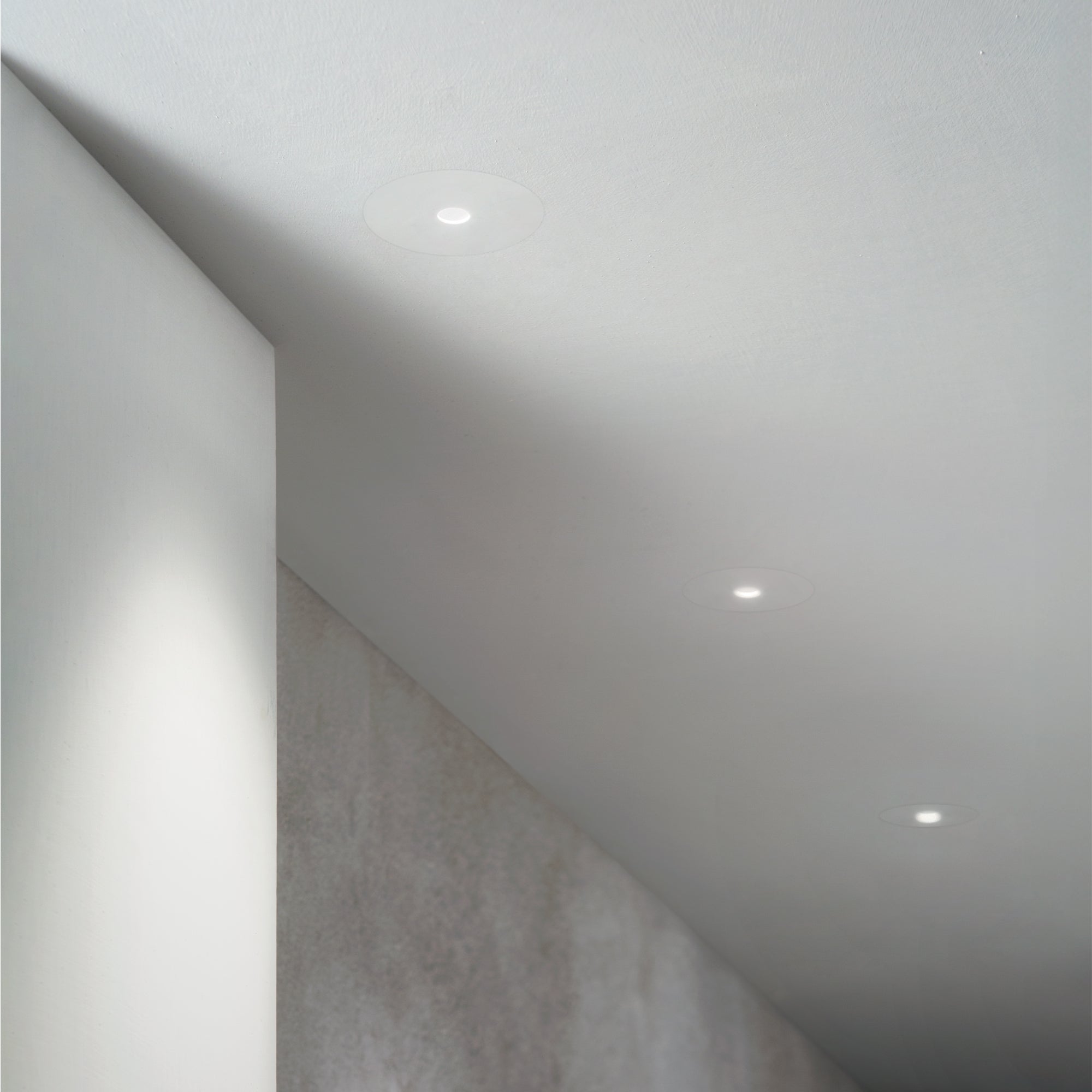 Infinity fi Trimless Recessed Ceiling Light- Black/ White Finishes