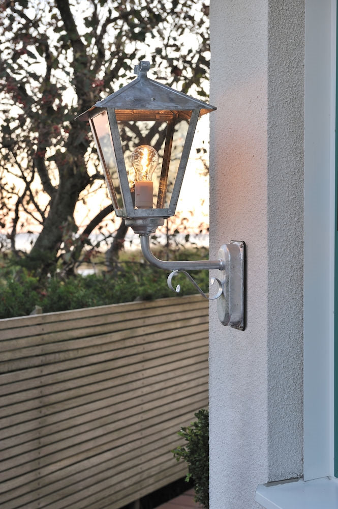 Benu Outdoor Wall Lamp E27 IP23 - Black/Hot-Dip Galvanized