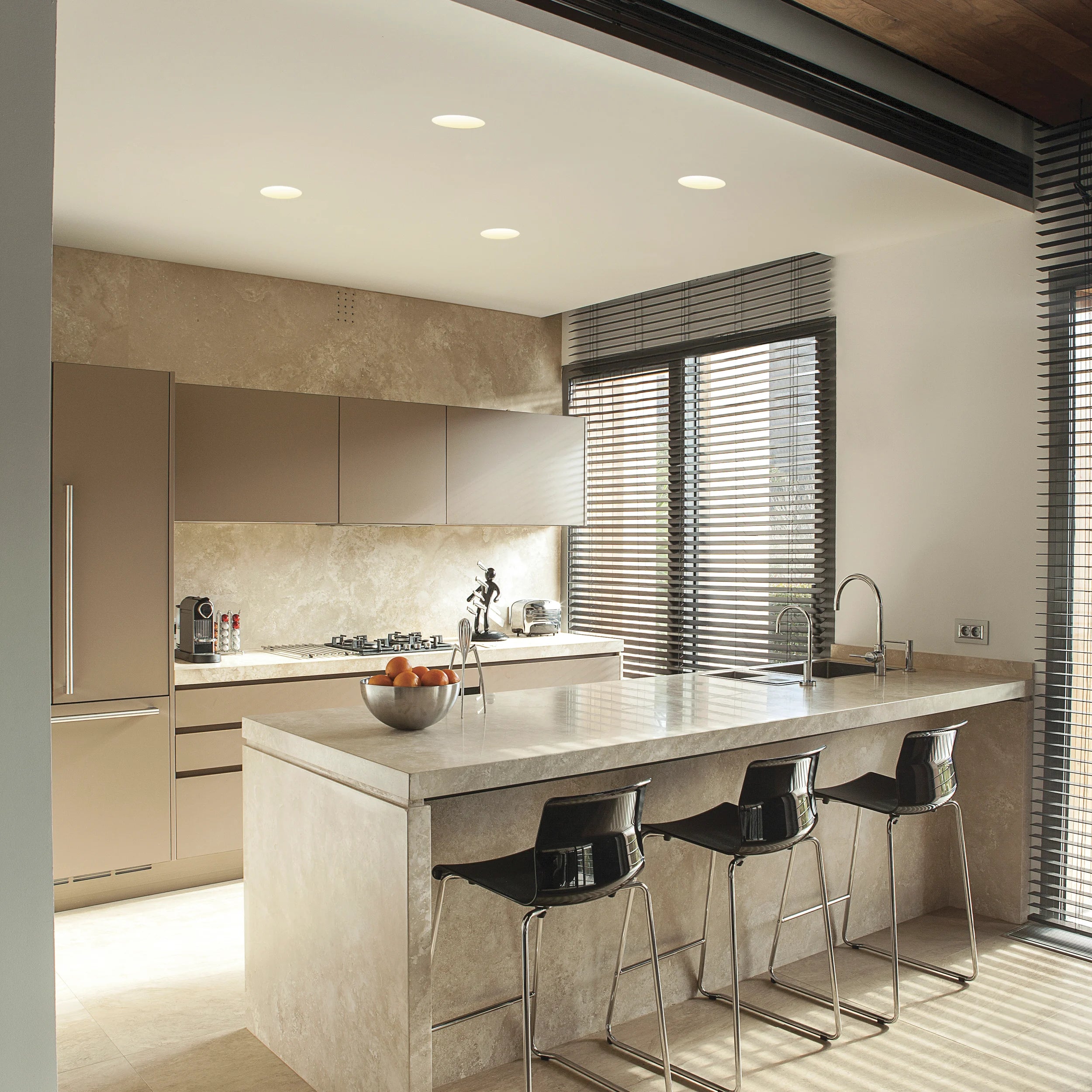 Blanco Adjustable Plaster In - Round/Square