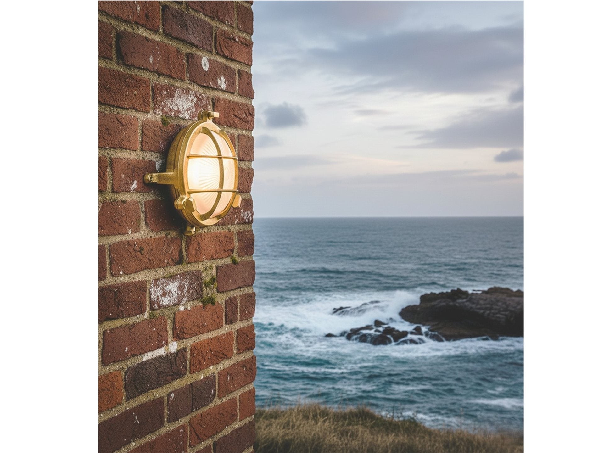 Rathlin 140mm Bulkhead- Solid Brass w Frosted Glass Finish