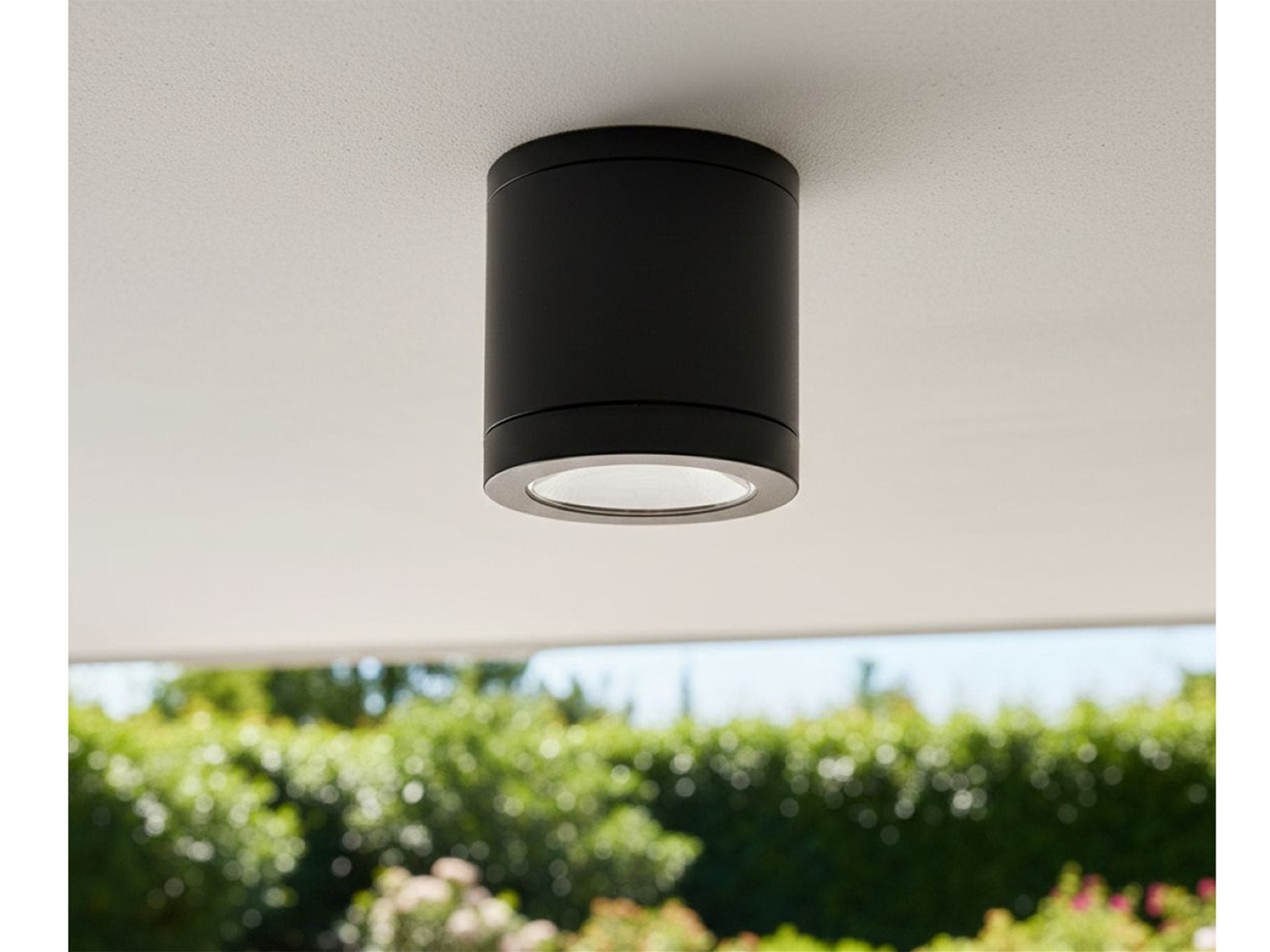 Max LED Resin Flush Ceiling Fitting- Black/ White