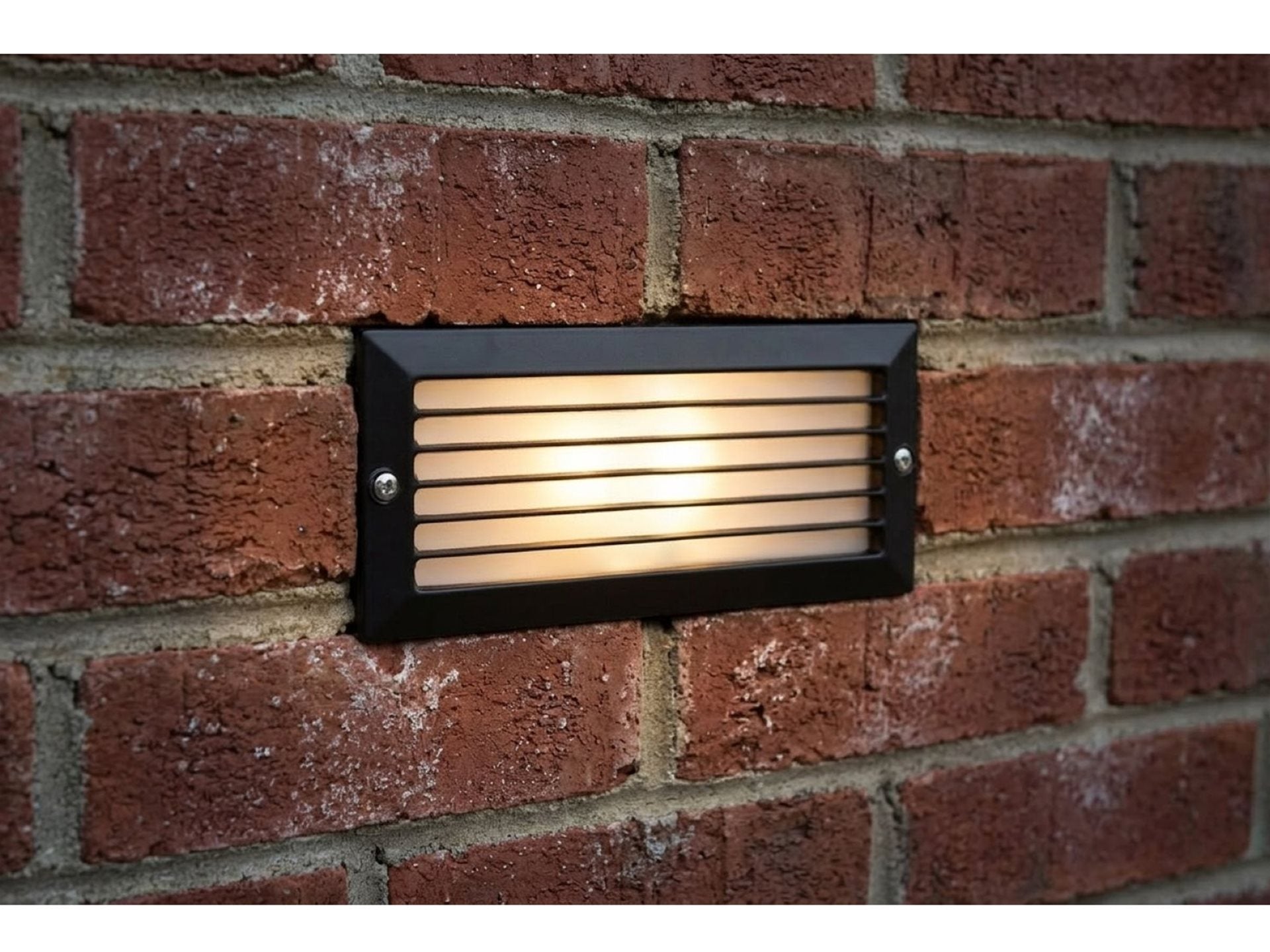 Brick Light with/ without Louvre- Black