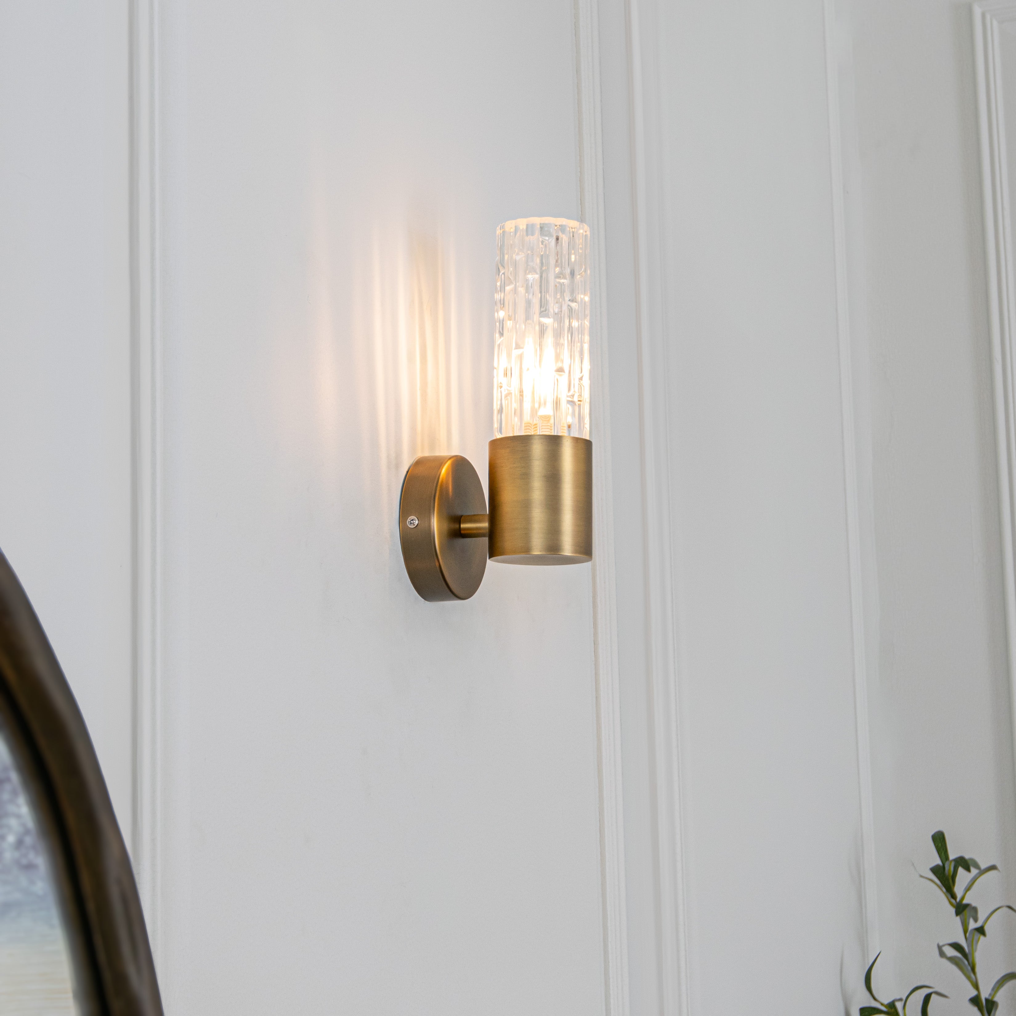 Ansley Short Wall Lamp - Brushed Brass