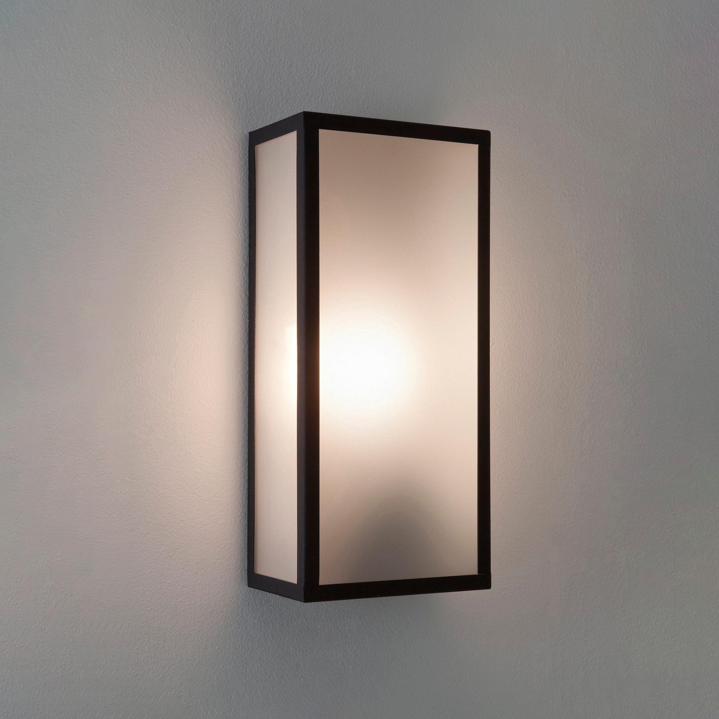 Messina Sensor Light