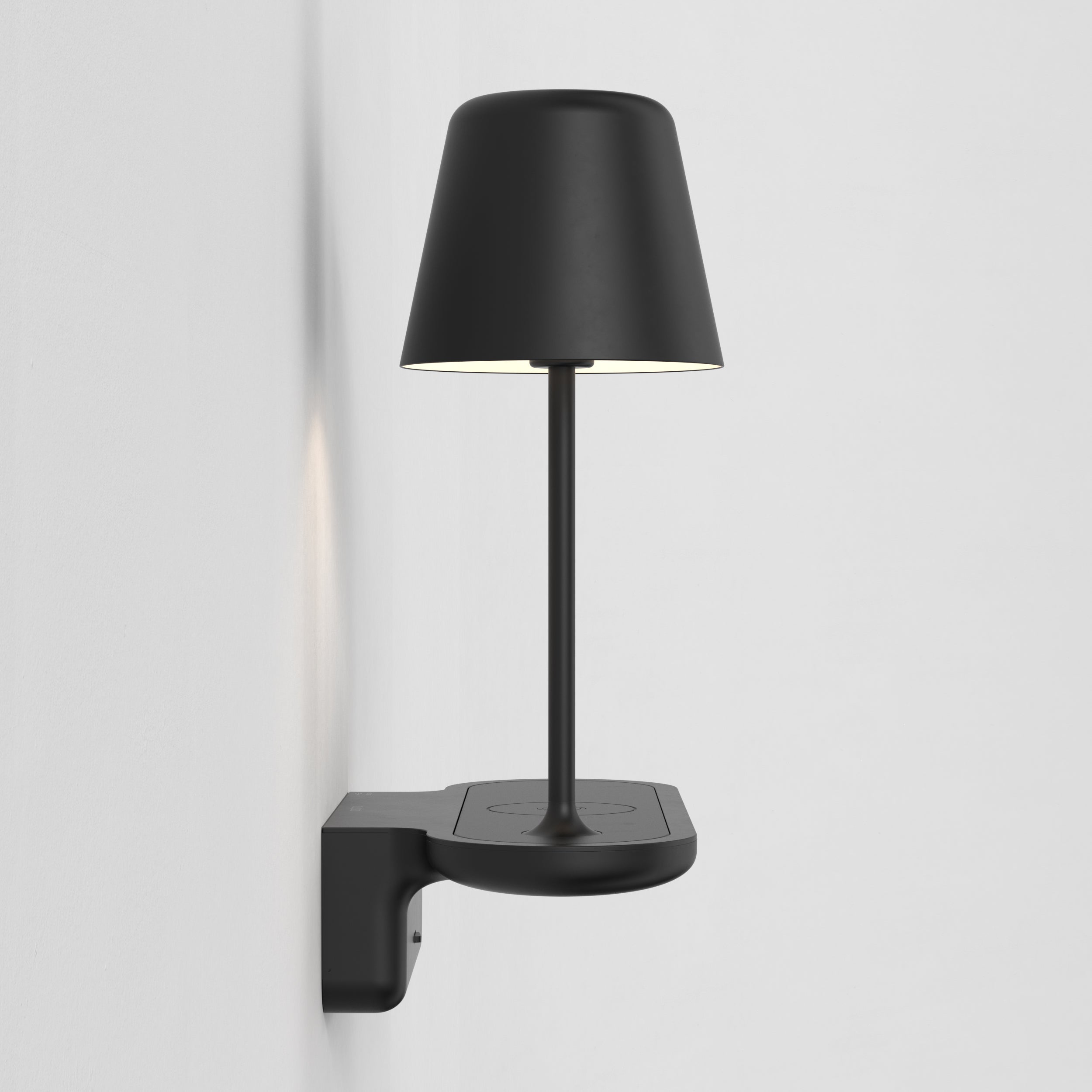 Ito Phone Charger Light- Black/ White Finish