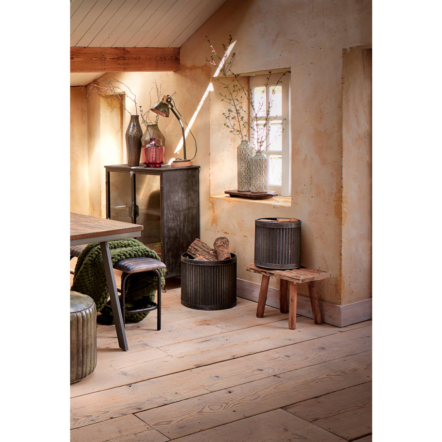 Cedro Brown Stool- 50x31x37 cm