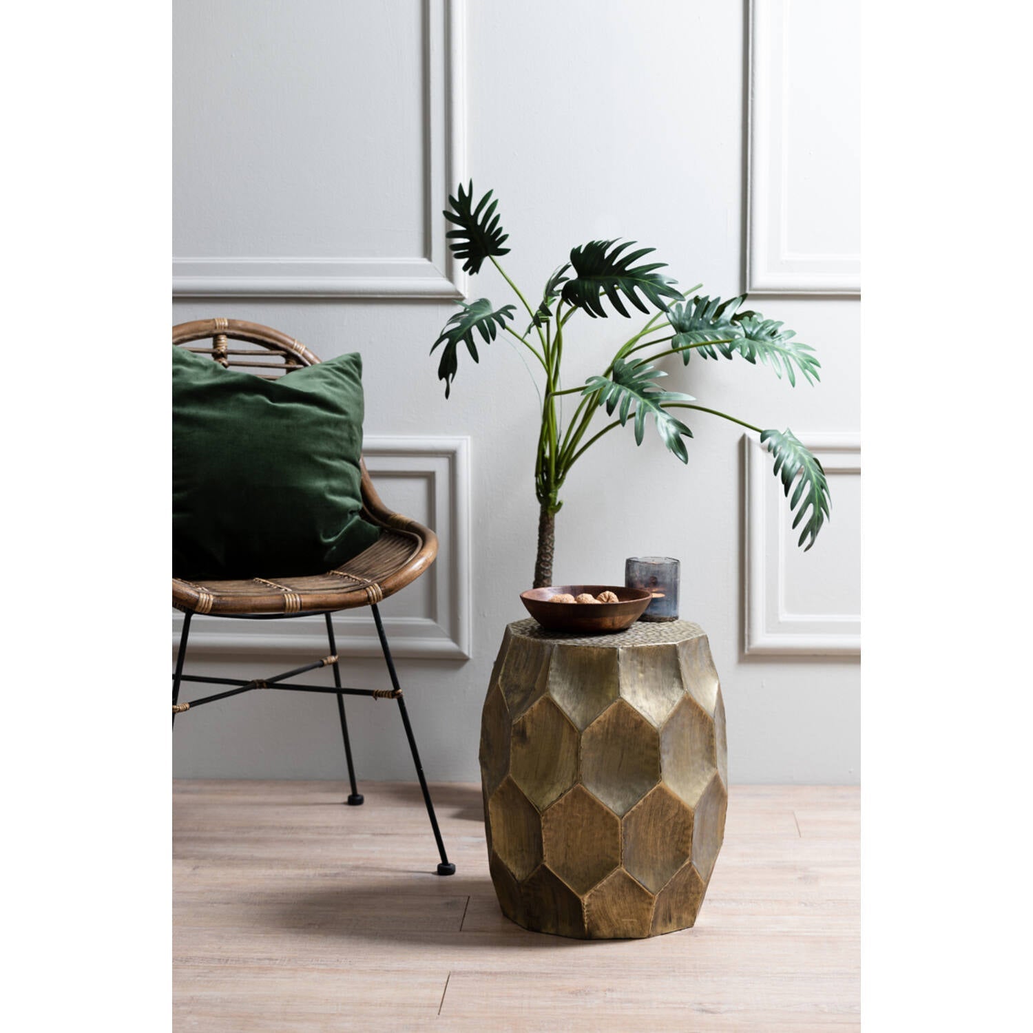 Kalan Side table Antique Silver/Gold - Finish