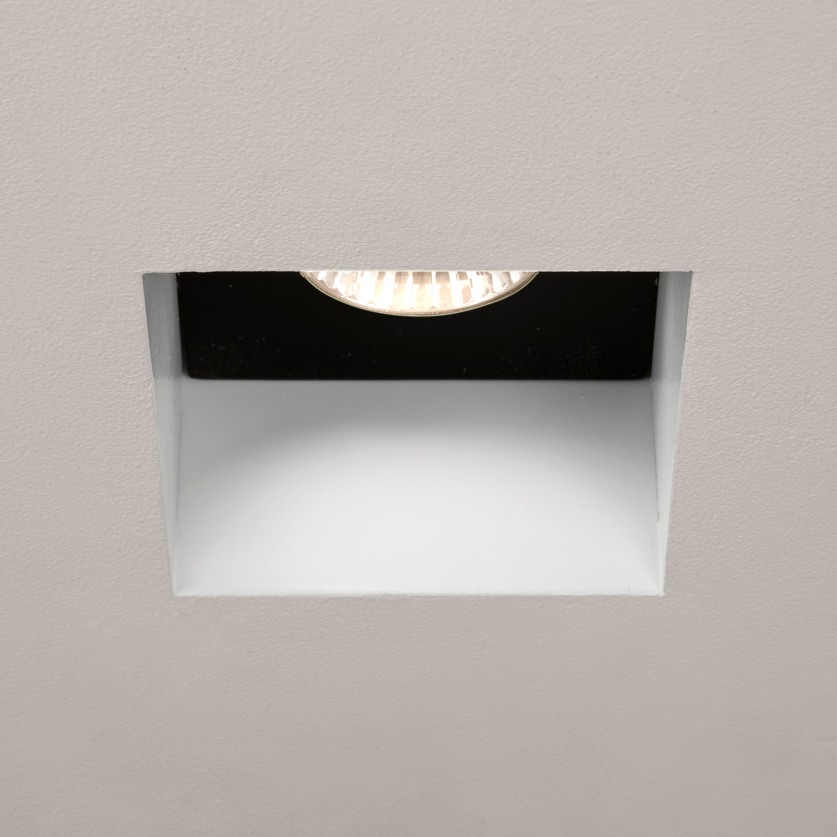 Trimless Slimline Round/Square Fixed Fire-Rated IP65 Bathroom Recessed Ceiling Light - Matt White Finish