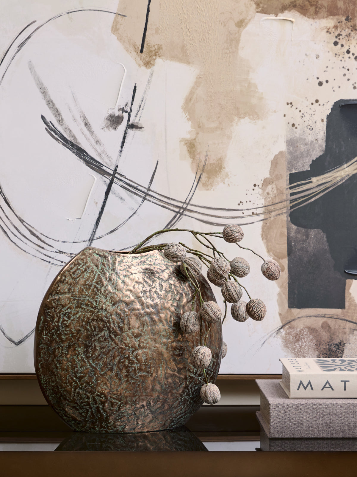 Velmora Aluminium Vase