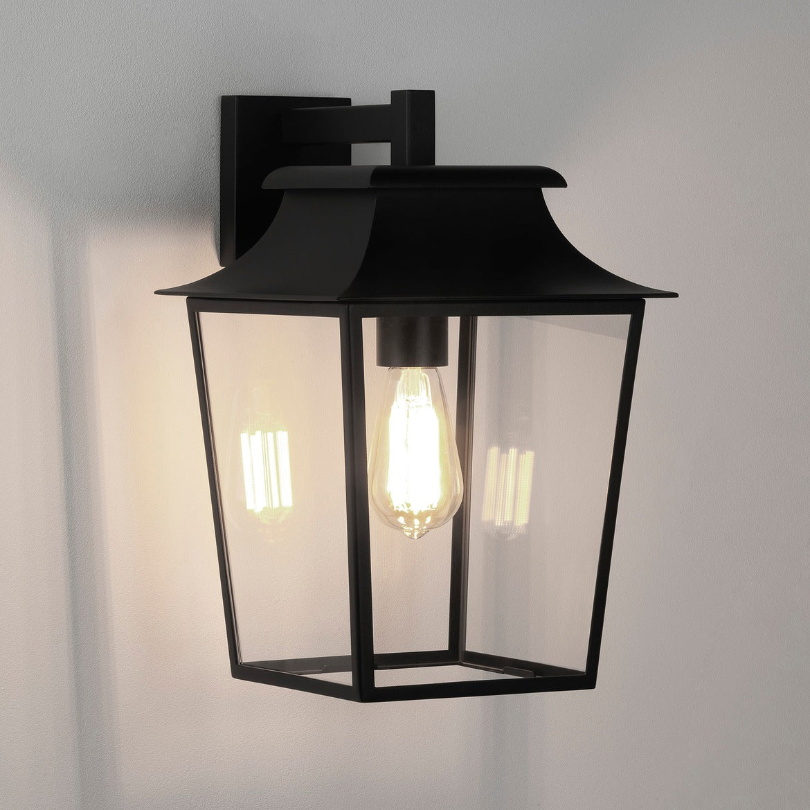 Richmond Outdoor Wall Lantern IP23 - Matt Black