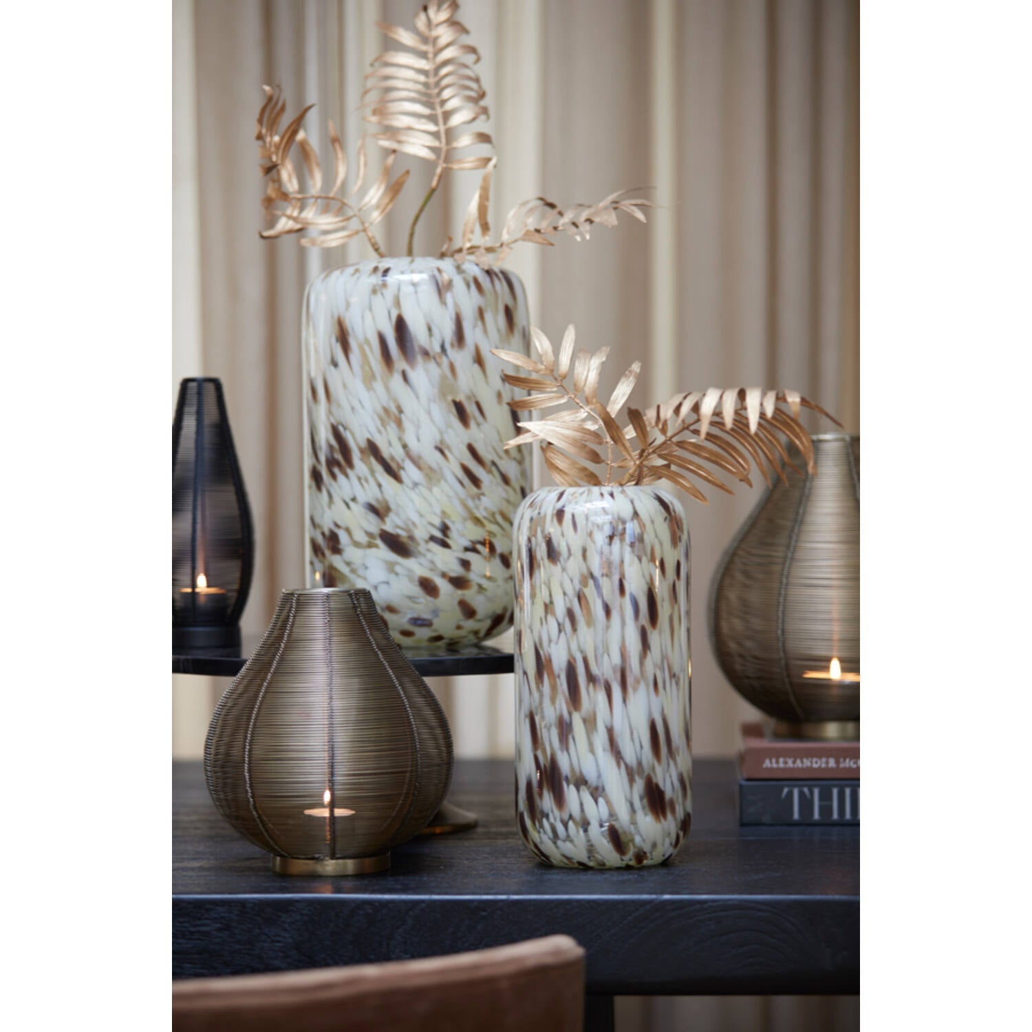 Suneka Medium Tealight - Matt Black Finish