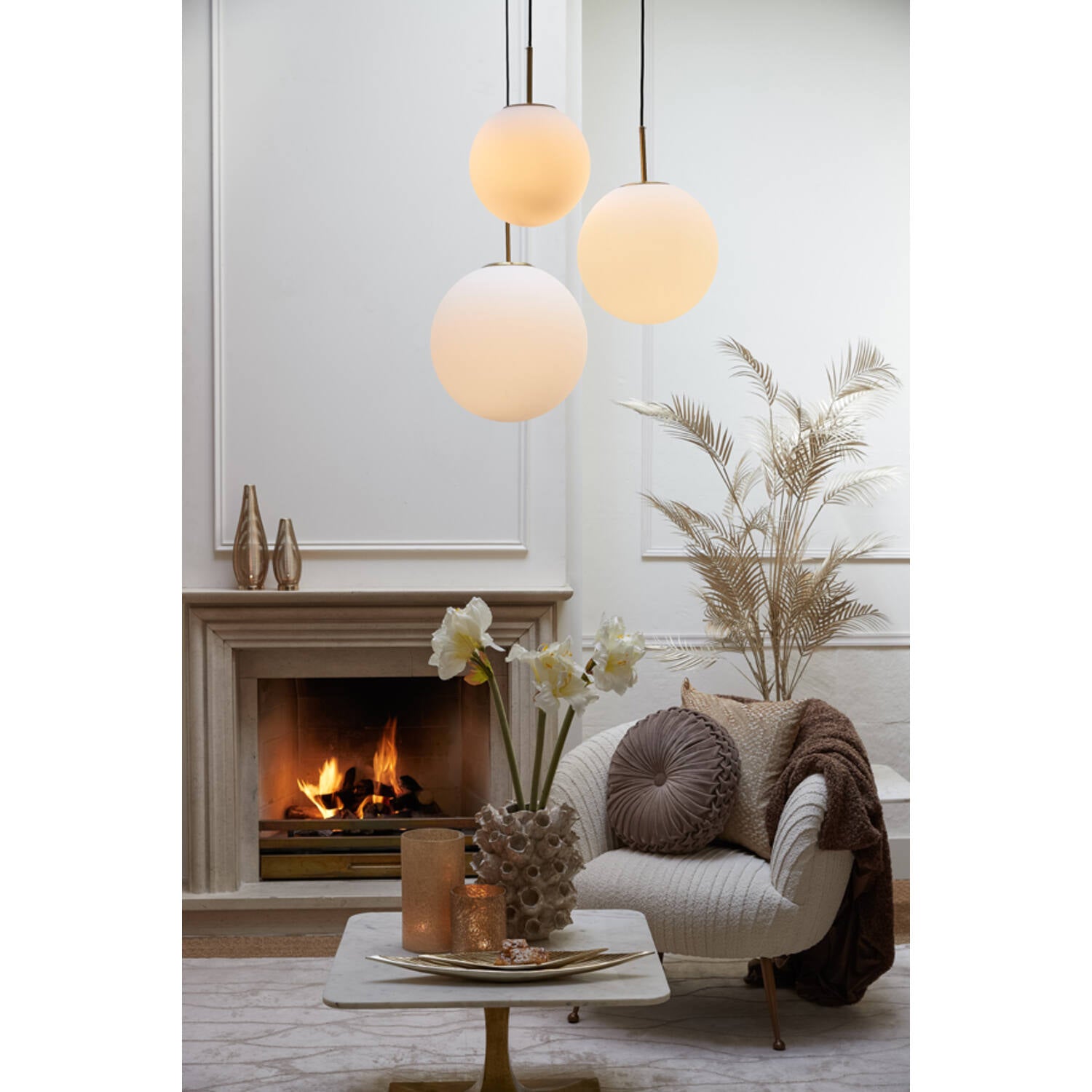 Suneka Medium Tealight - Shiny Gold Finish