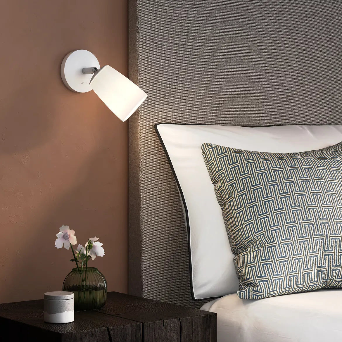 Carlton Wall Light- Porcelain