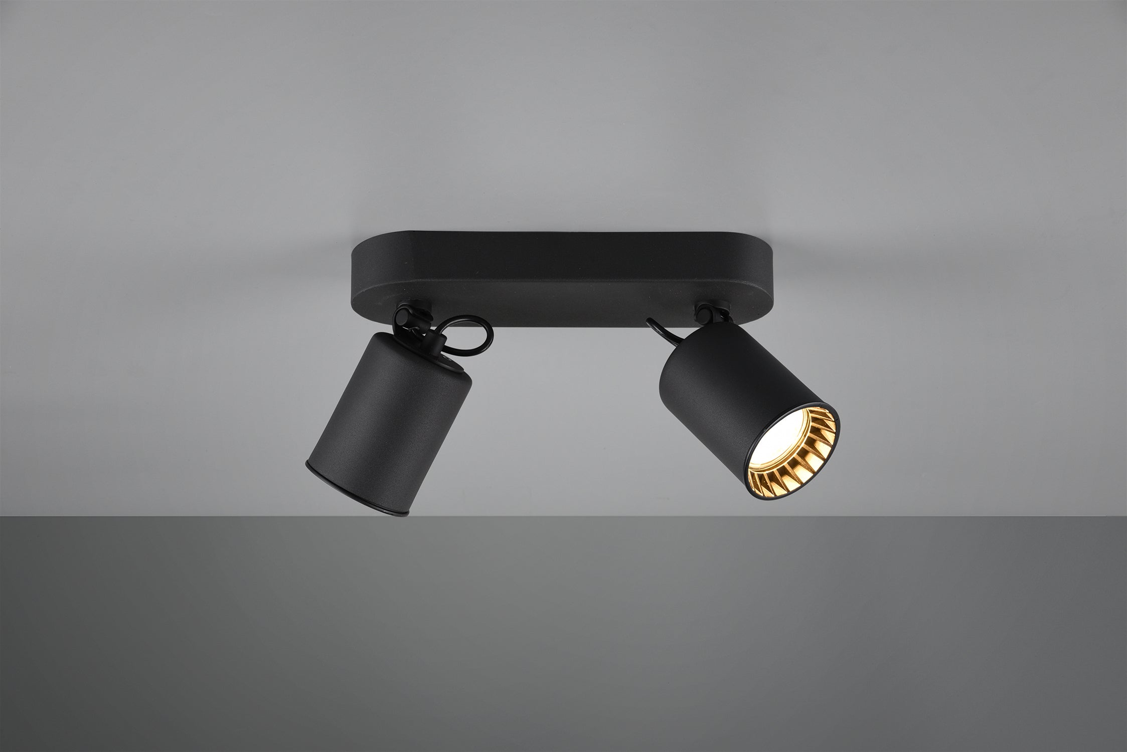 Pago 2/3Lt Bar Spotlight - Black/White